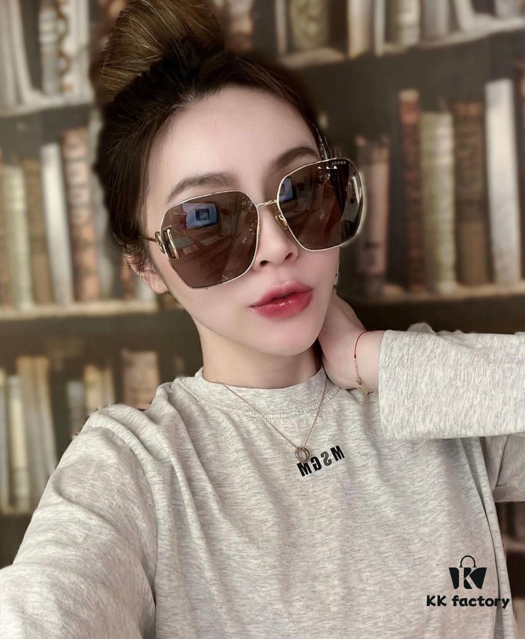 Gucci 2025 New Fashion Retro Stylish and Comfortable Unisex Sunglasses with Metallic Avant-Garde Design, Versatile Trendy Shades Model 1207SA