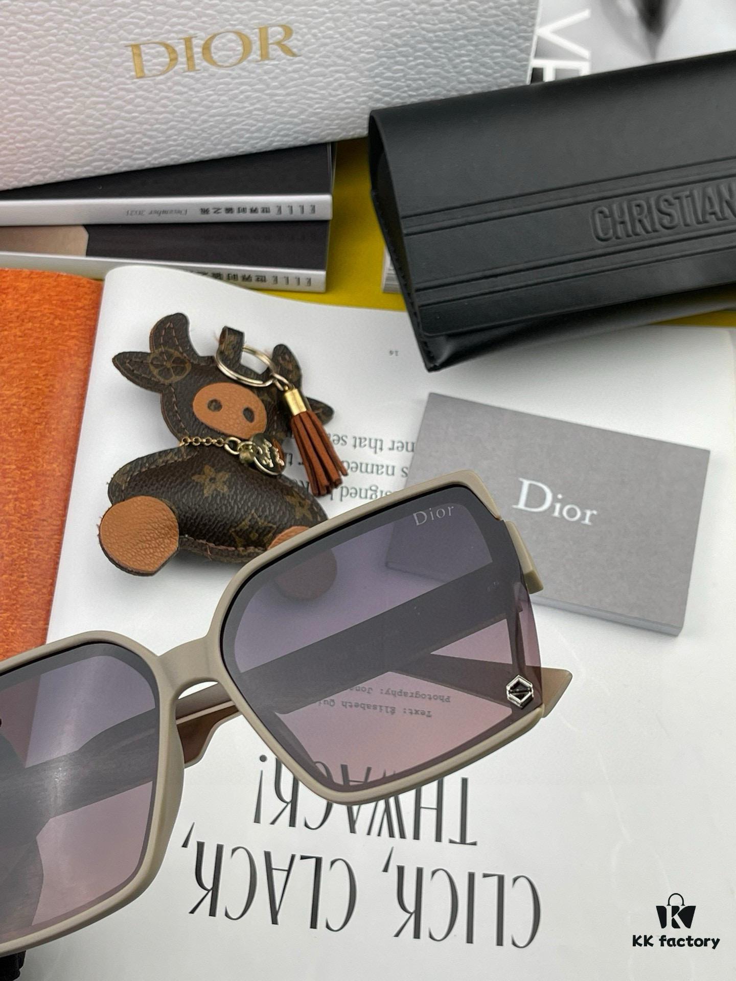 【DIOR】2025 Spring New Arrival Trendy Fashion Rectangular Polarized Sunglasses, High-Quality Comfortable Fit, Influencer Popular Style, Women's HD Thickened Polarized Sunglasses 🕶️ High-Quality TR Frame Model: CD1422