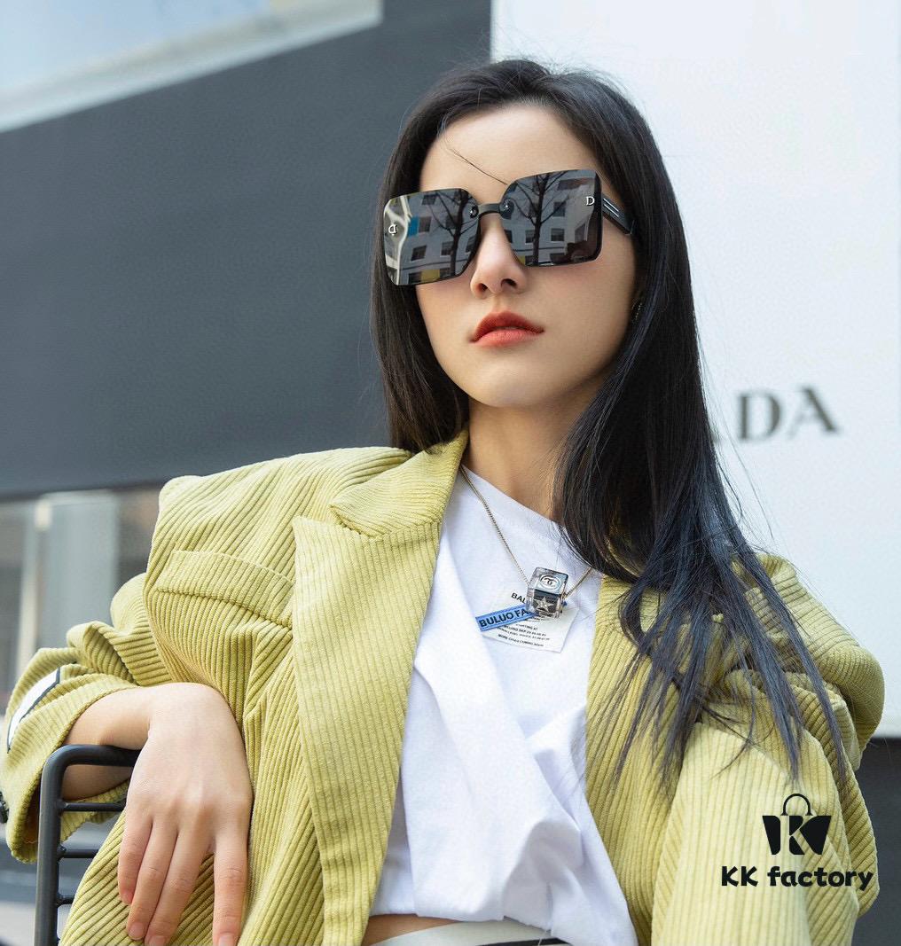 【DIOR】2025 Spring New Arrival Trendy Fashion Square Polarized Sunglasses High-Quality Comfortable Fit Influencer Style Women's HD Polarized Sunglasses 🕶️ Premium TR Frame Model: CD2682