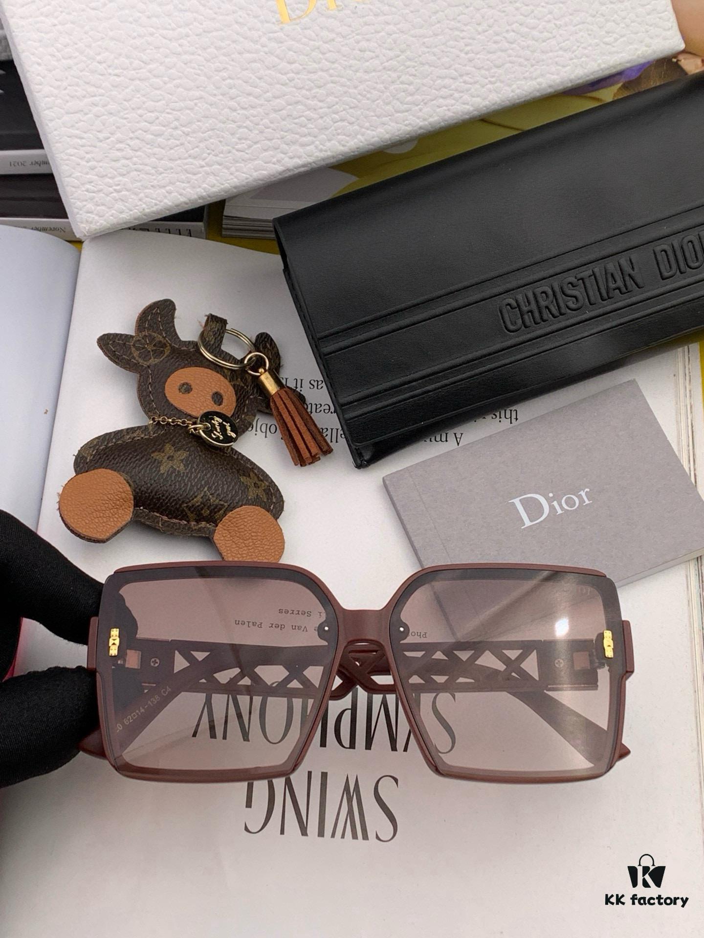 DIOR Dior 2025 Spring New Arrival Trendy Popular Fashion Square Frame Sunglasses High Quality Comfortable Wear Influencer Style Women's HD Sunglasses