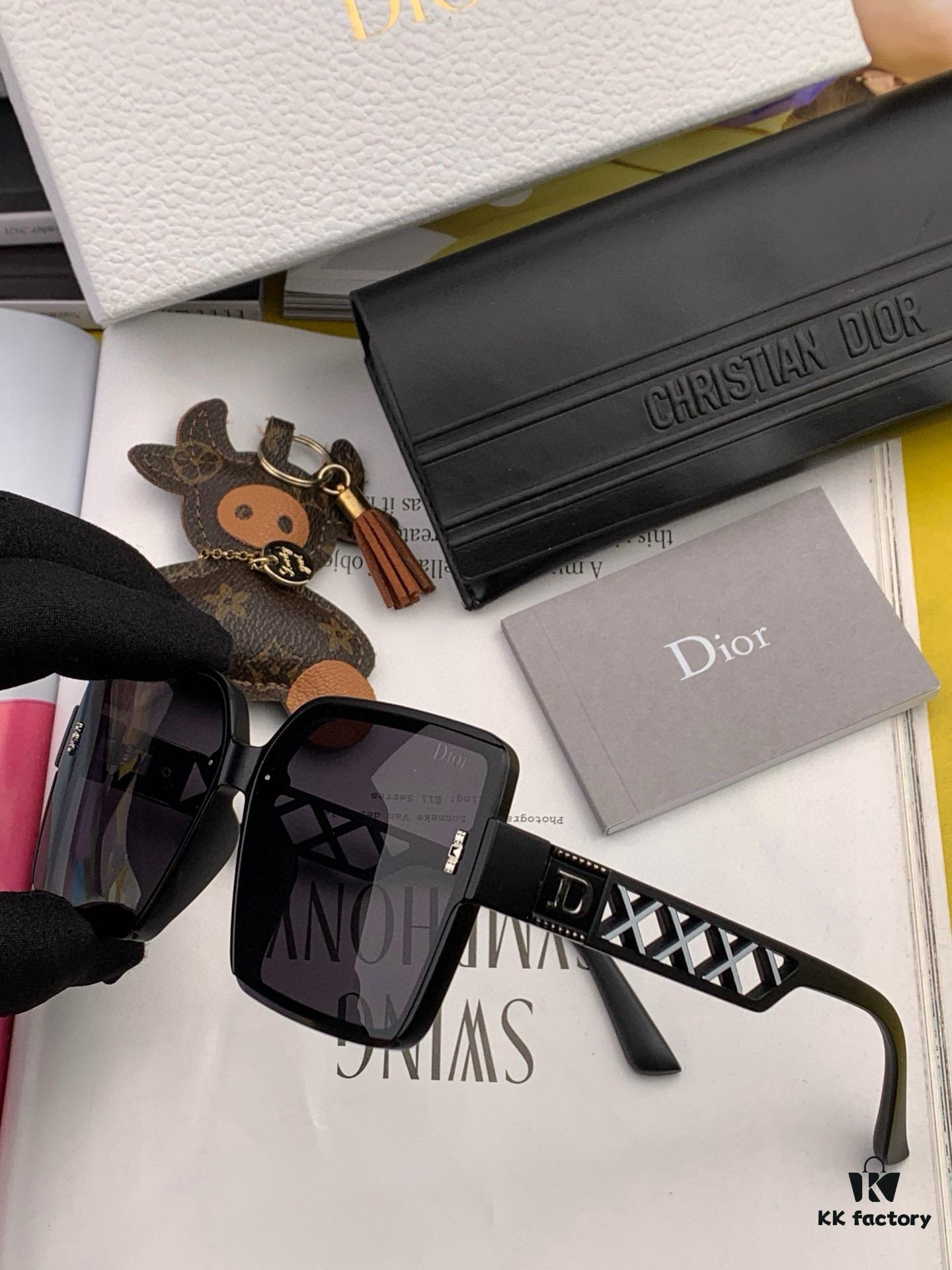 DIOR Dior 2025 Spring New Arrival Trendy Popular Fashion Square Frame Sunglasses High Quality Comfortable Wear Influencer Style Women's HD Sunglasses