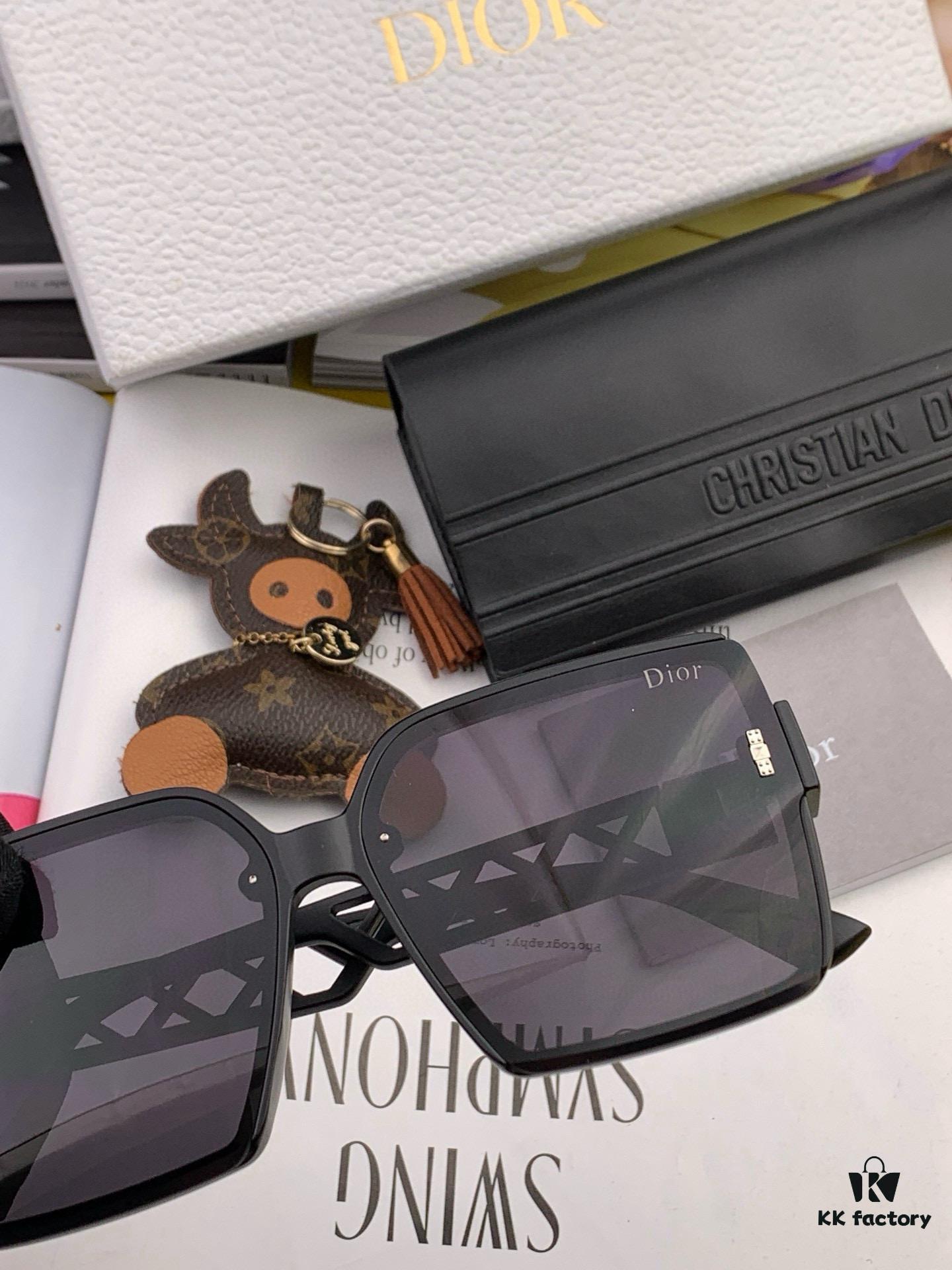 DIOR Dior 2025 Spring New Arrival Trendy Popular Fashion Square Frame Sunglasses High Quality Comfortable Wear Influencer Style Women's HD Sunglasses