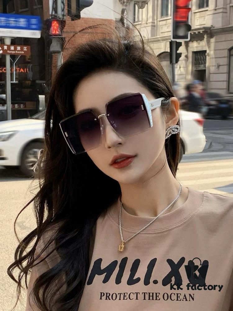DIOR 2025 New Women's Square Sunglasses, Driving Sunglasses, New Lightweight Metal Rimless Sunglasses, Stylish, Elegant, Comfortable and Luxurious