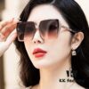 DIOR 2025 Spring New Arrival 🎈 Authentic Release, Internet-Famous Super Hit 💙 Classic Luxurious Global Trend [Strong][Cool][Kiss] Fashionable Square Sunglasses [Basketball] Exceptional Elegance 😄 Classic One-Piece Oversized Frame Sunglasses, Top-Tier Quality, Luxurious Logo, Genuine High Quality‼️ Model: CD5302 Sunglasses