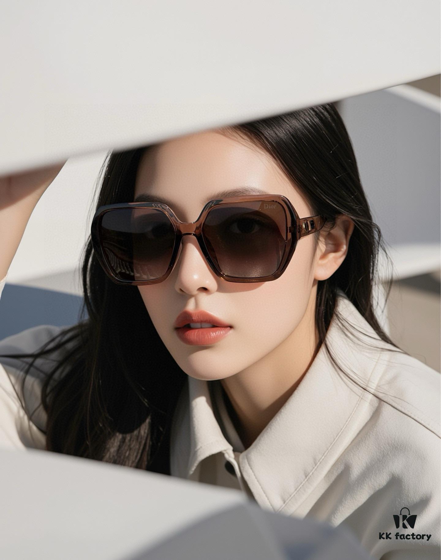 DIOR - 2025 Spring New Arrival Trendy Fashion Square-Frame Polarized Sunglasses, High-Quality Comfortable Wear, Influencer Popular Style, Women's HD Thickened Polarized Sunglasses 🕶️