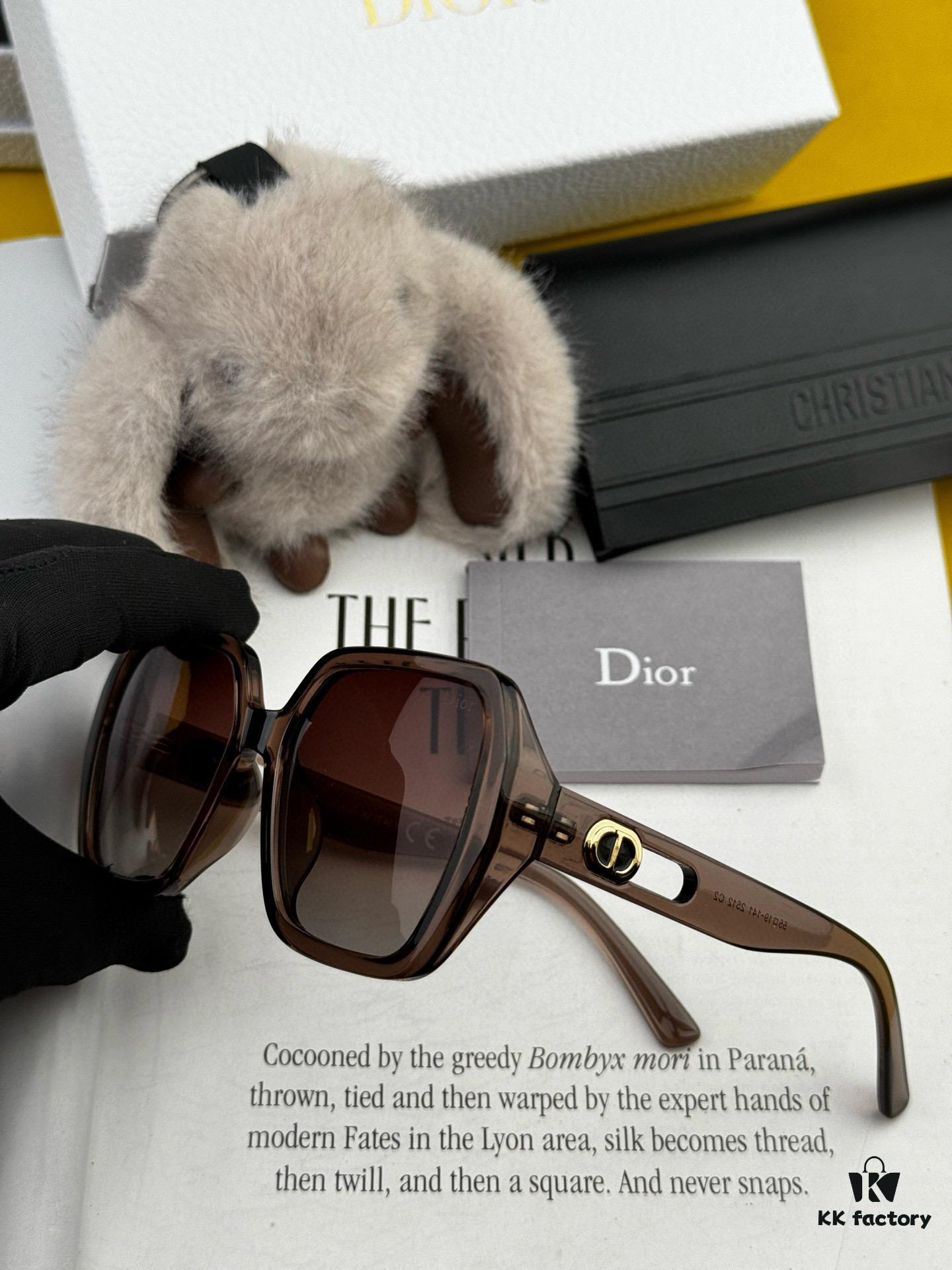 DIOR - 2025 Spring New Arrival Trendy Fashion Square-Frame Polarized Sunglasses, High-Quality Comfortable Wear, Influencer Popular Style, Women's HD Thickened Polarized Sunglasses 🕶️