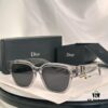 DIOR Oblique S1F Sunglasses, Size 53-19-145