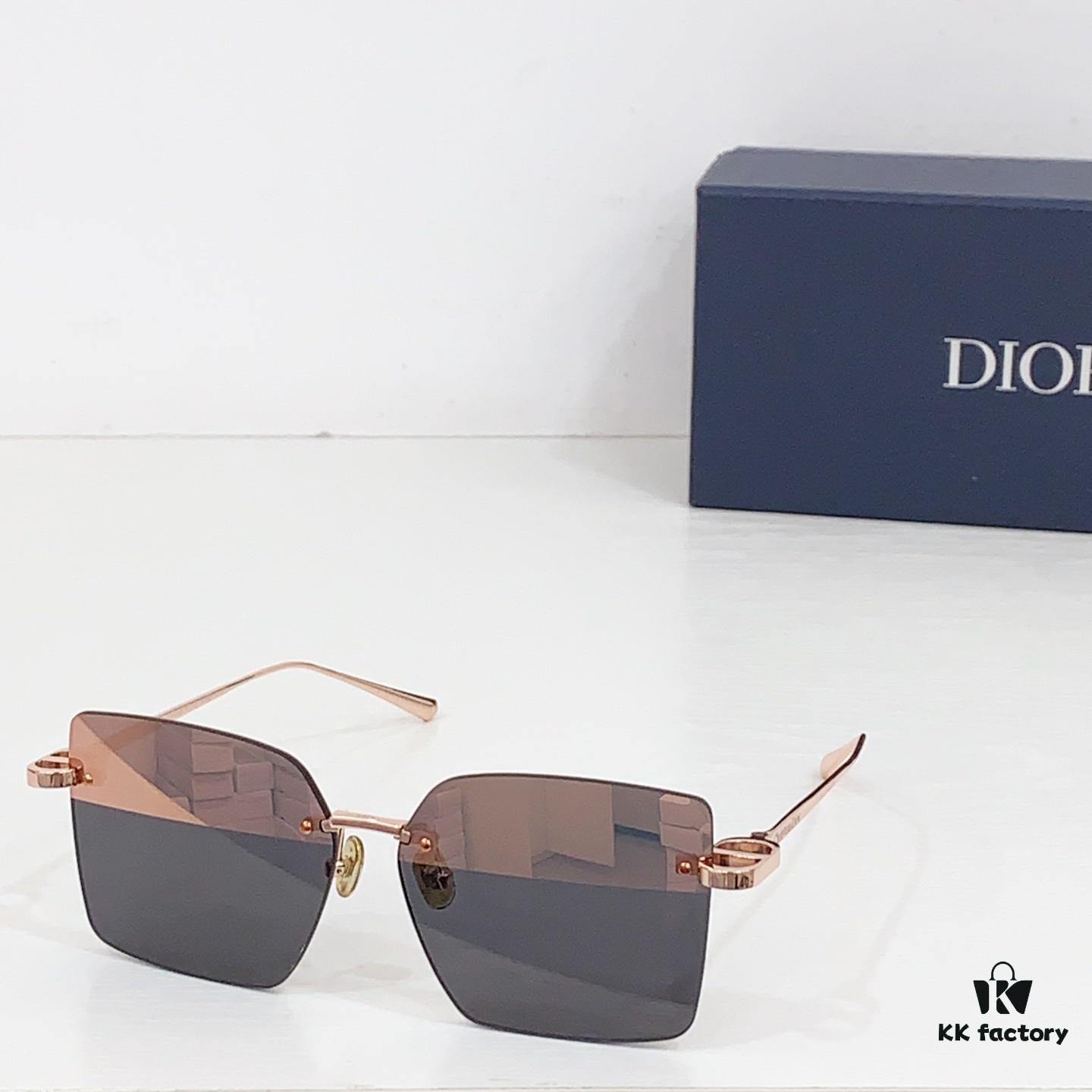 150 Dio* Mod: CDiorS5U Size: 58-15-135 Sunglasses