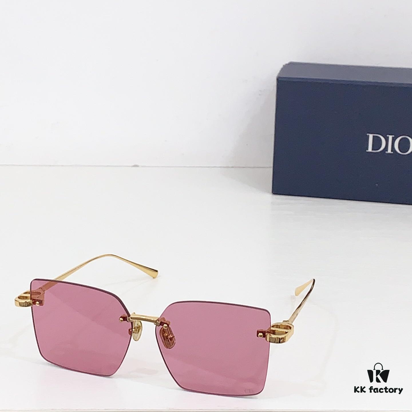 150 Dio* Mod: CDiorS5U Size: 58-15-135 Sunglasses