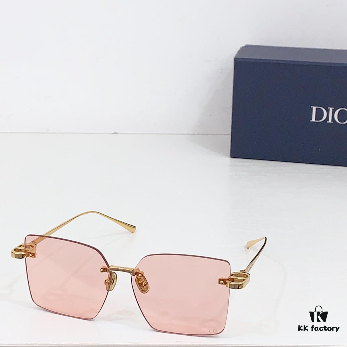 150 Dio* Mod: CDiorS5U Size: 58-15-135 Sunglasses
