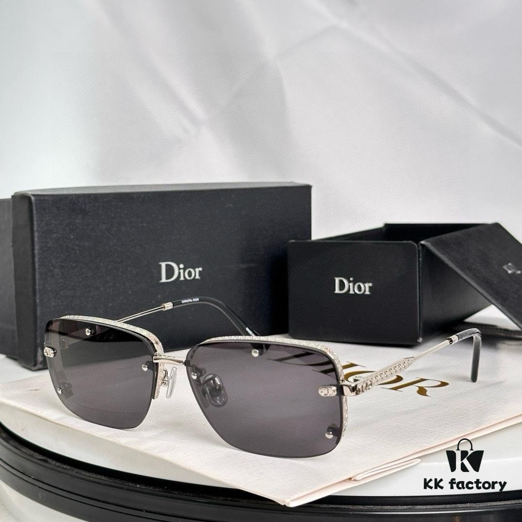 DIO* MODEL: DIORS4U SIZE: 58 □ 13-140 Sunglasses