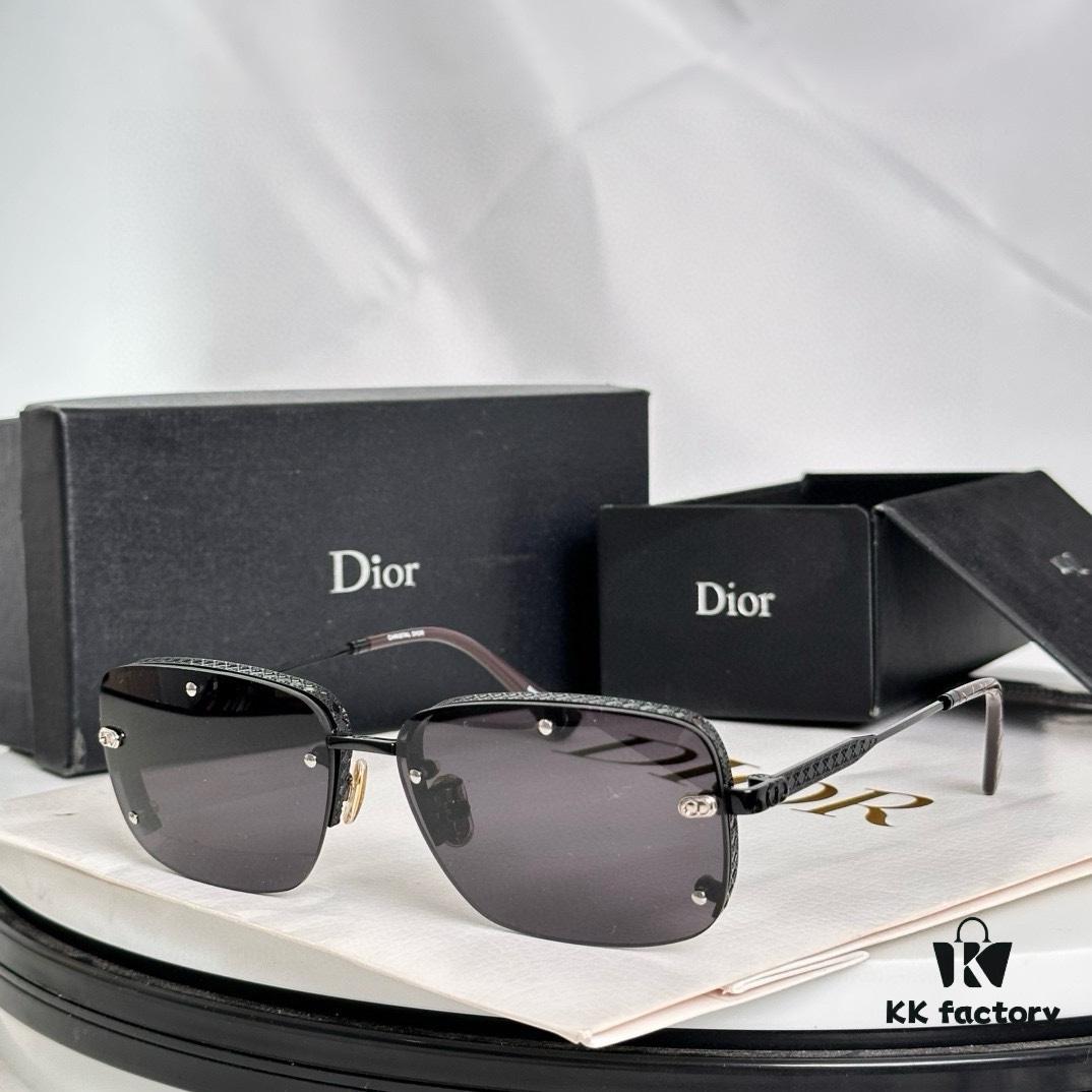 DIO* MODEL: DIORS4U SIZE: 58 □ 13-140 Sunglasses