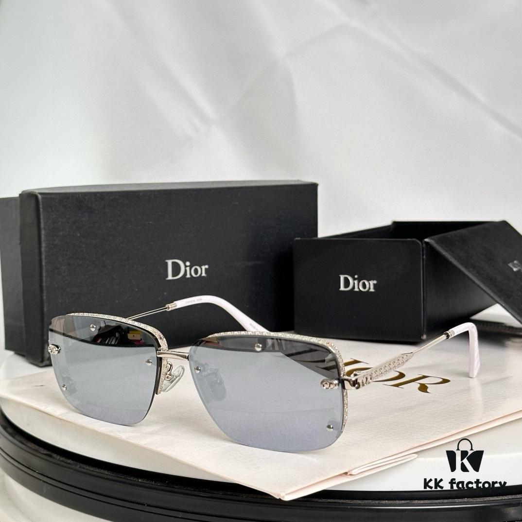 DIO* MODEL: DIORS4U SIZE: 58 □ 13-140 Sunglasses