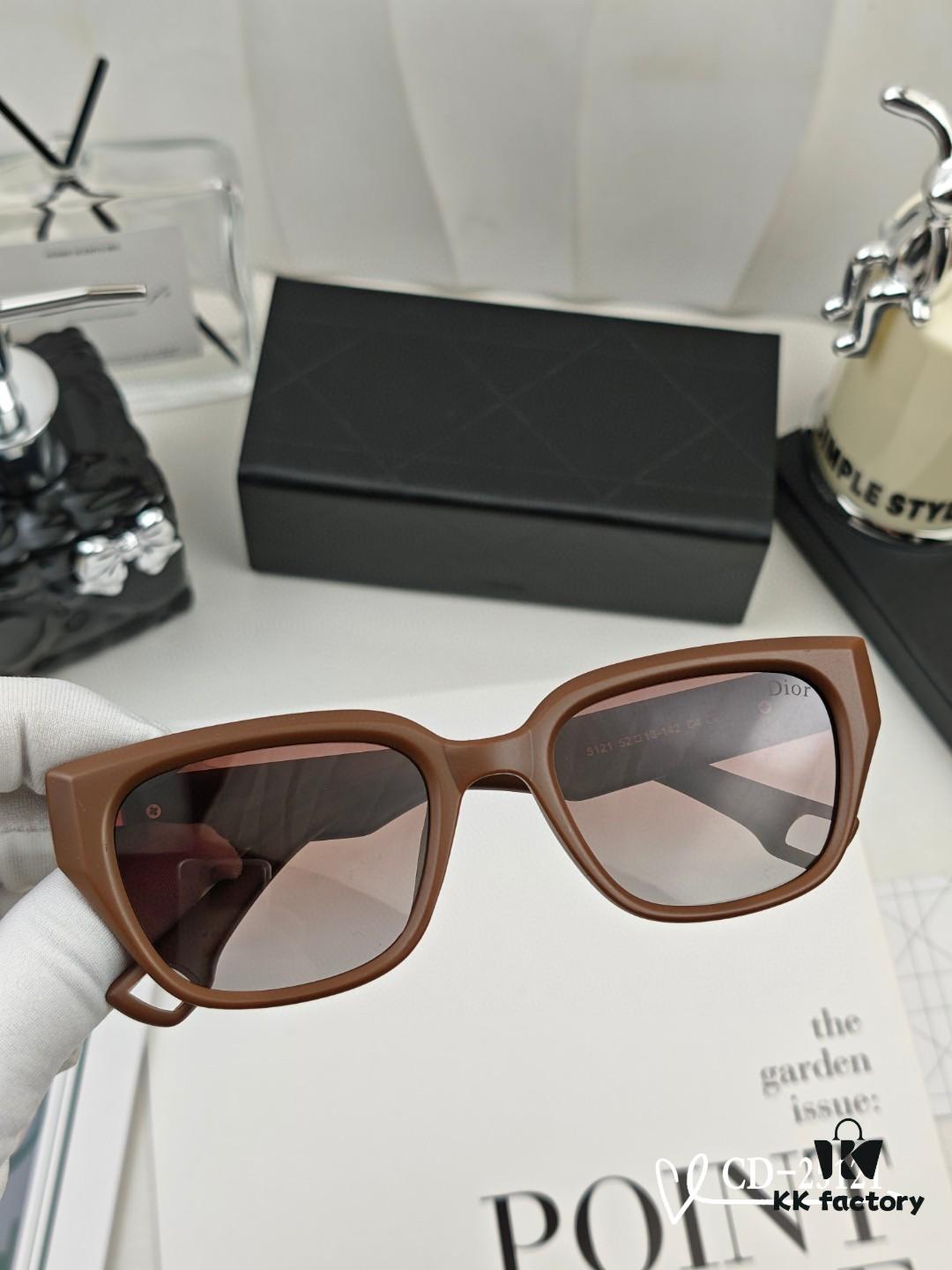 DIOR France TR90 Lightweight Sunglasses with Polarized Lenses, Model 25121