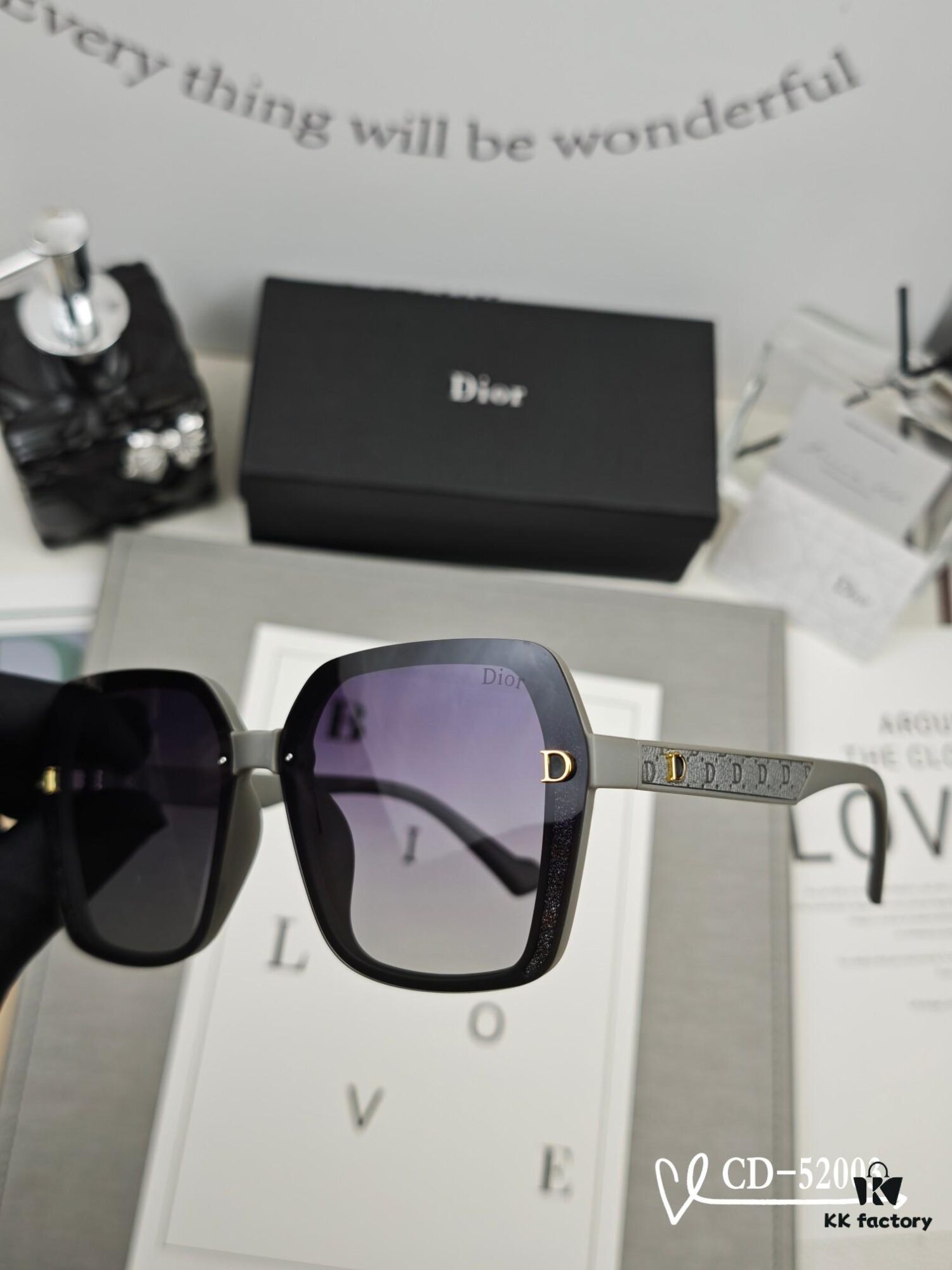DIOR France | Polarized TR90 Sunglasses with Lightweight Comfort Fit, Model 52003