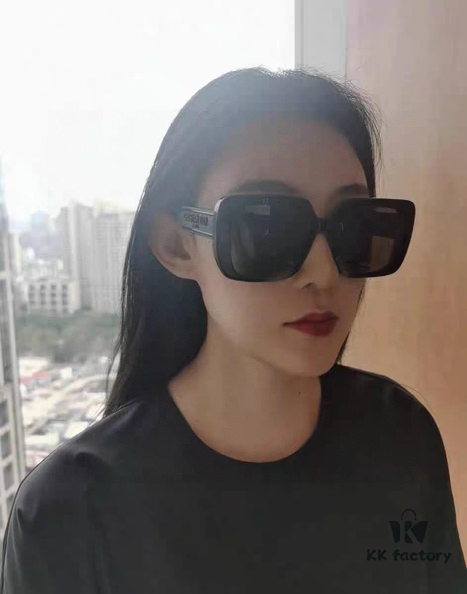 Dior 2025 New Arrival Classic D-Brand Oversized Sunglasses, Stylish and Face-Framing, UV Protection, Influencer Favorite Women's Trending Sun Glasses