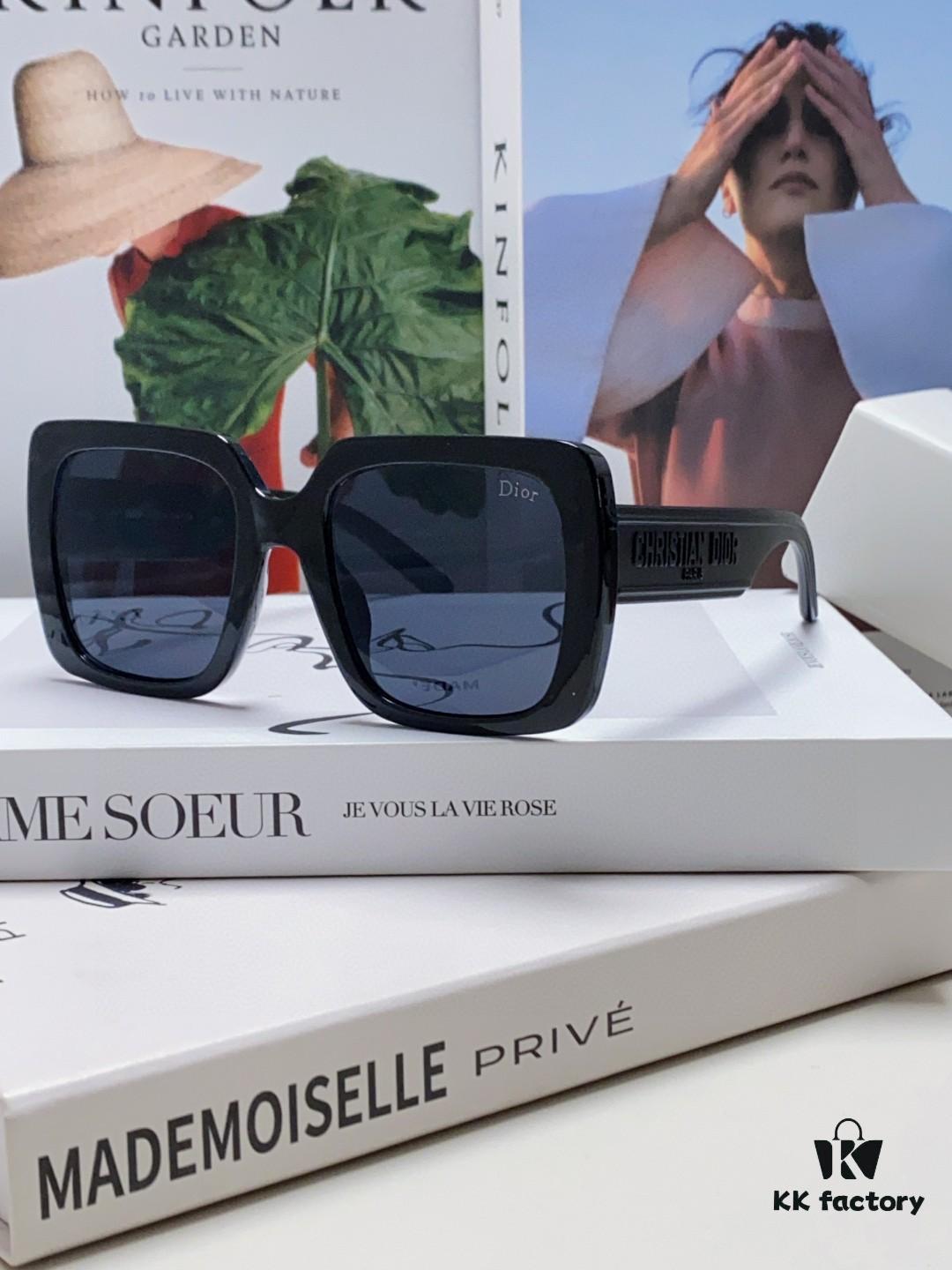 Dior 2025 New Arrival Classic D-Brand Oversized Sunglasses, Stylish and Face-Framing, UV Protection, Influencer Favorite Women's Trending Sun Glasses