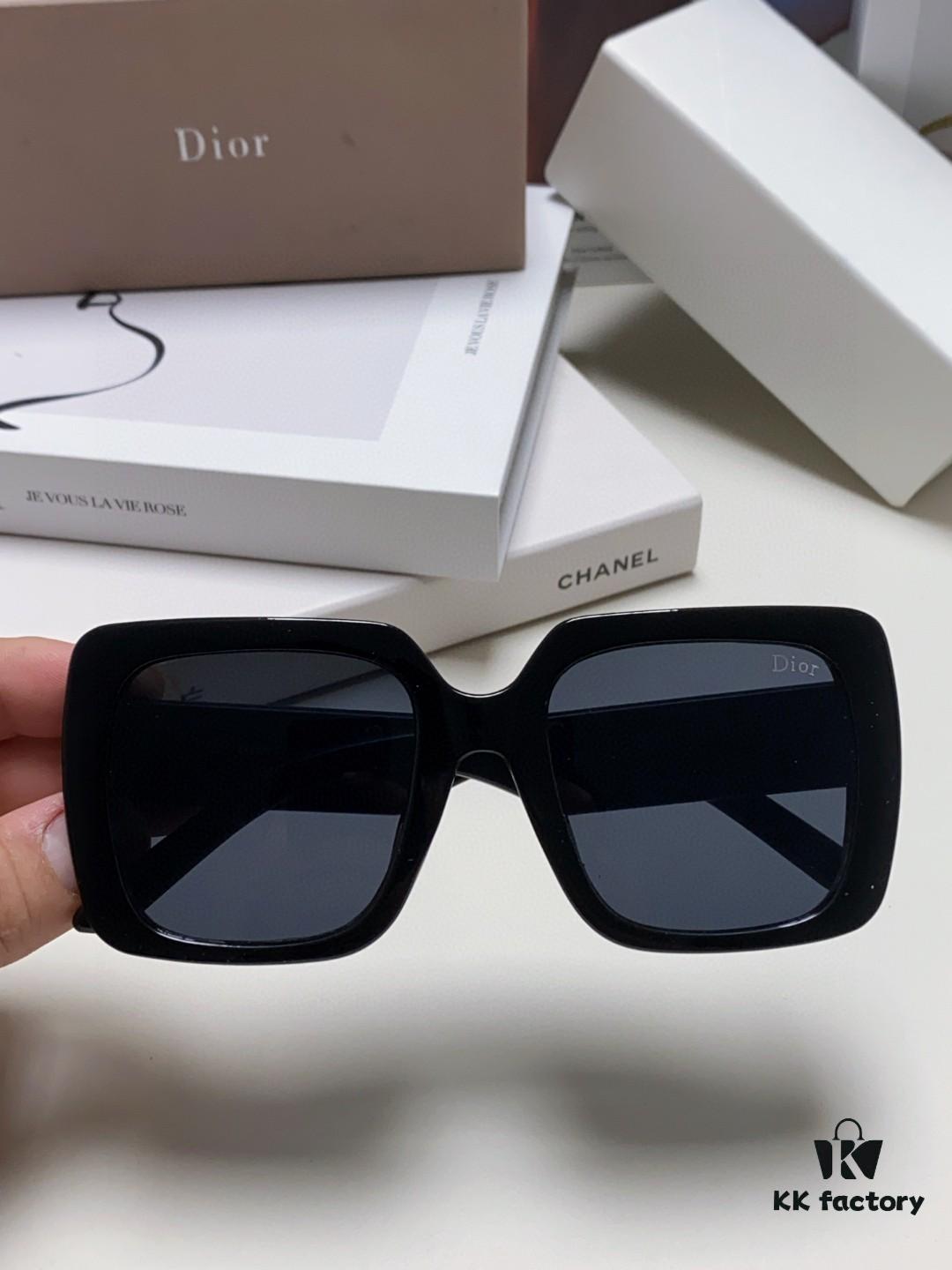 Dior 2025 New Arrival Classic D-Brand Oversized Sunglasses, Stylish and Face-Framing, UV Protection, Influencer Favorite Women's Trending Sun Glasses
