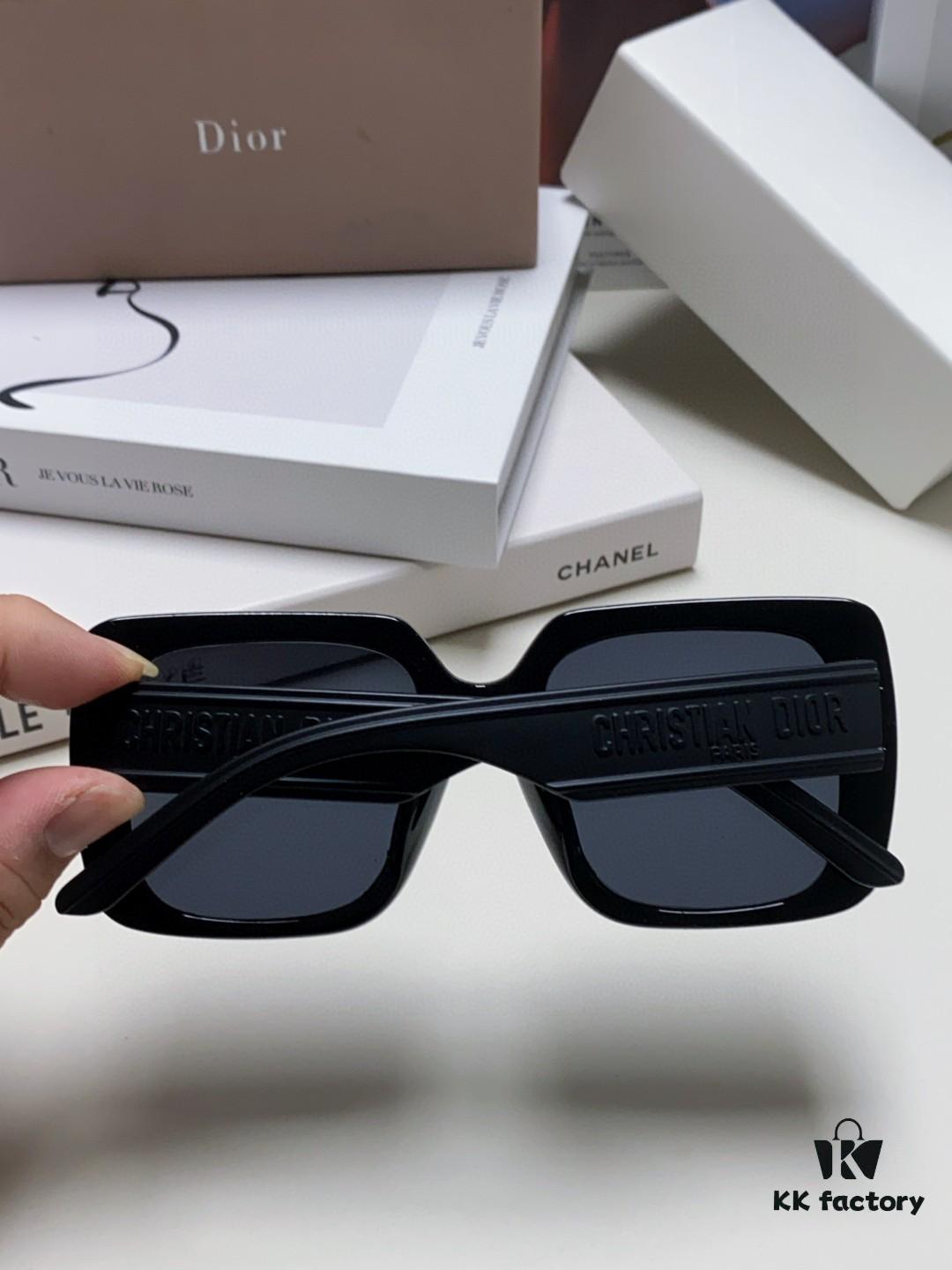 Dior 2025 New Arrival Classic D-Brand Oversized Sunglasses, Stylish and Face-Framing, UV Protection, Influencer Favorite Women's Trending Sun Glasses