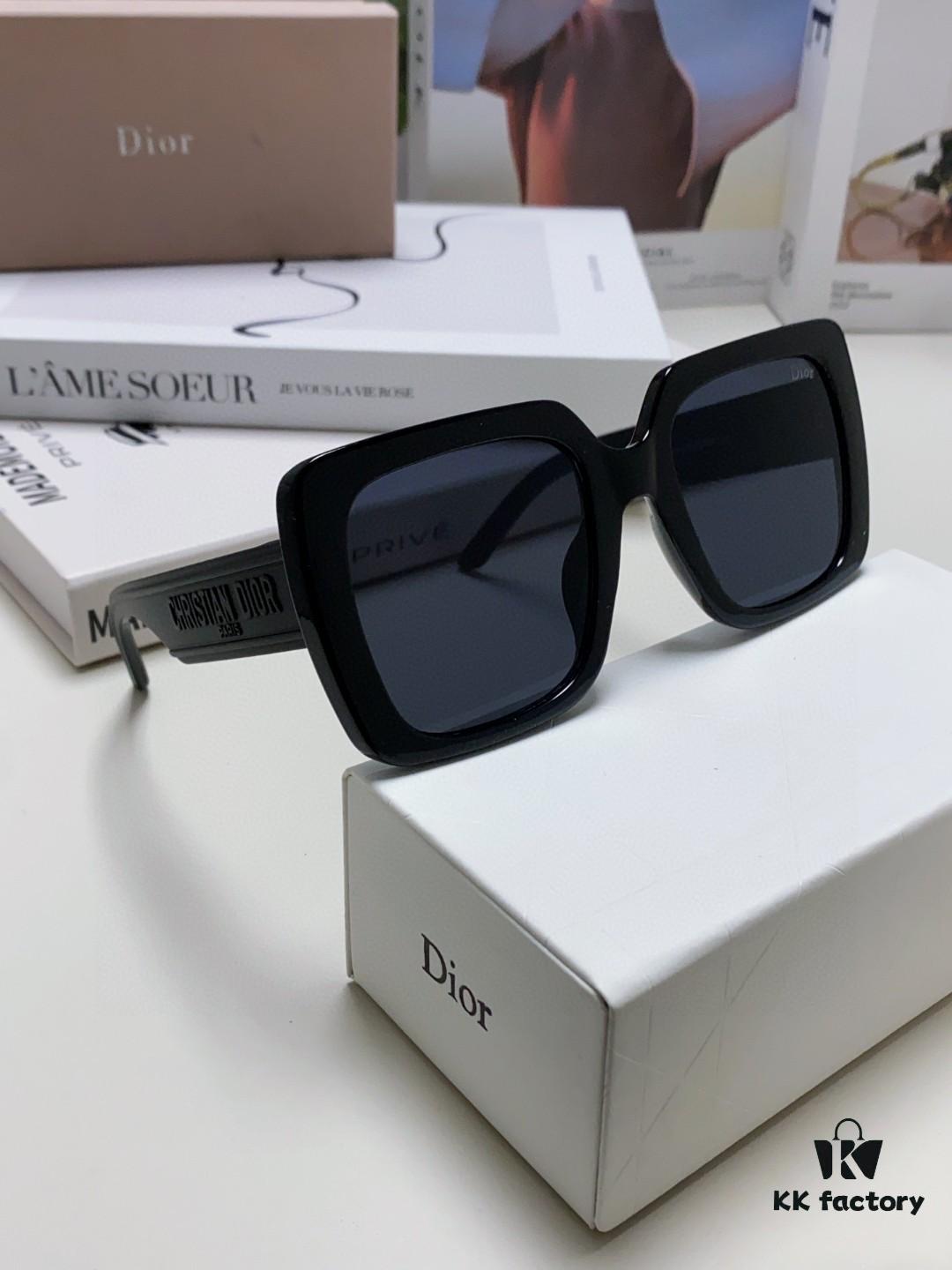 Dior 2025 New Arrival Classic D-Brand Oversized Sunglasses, Stylish and Face-Framing, UV Protection, Influencer Favorite Women's Trending Sun Glasses