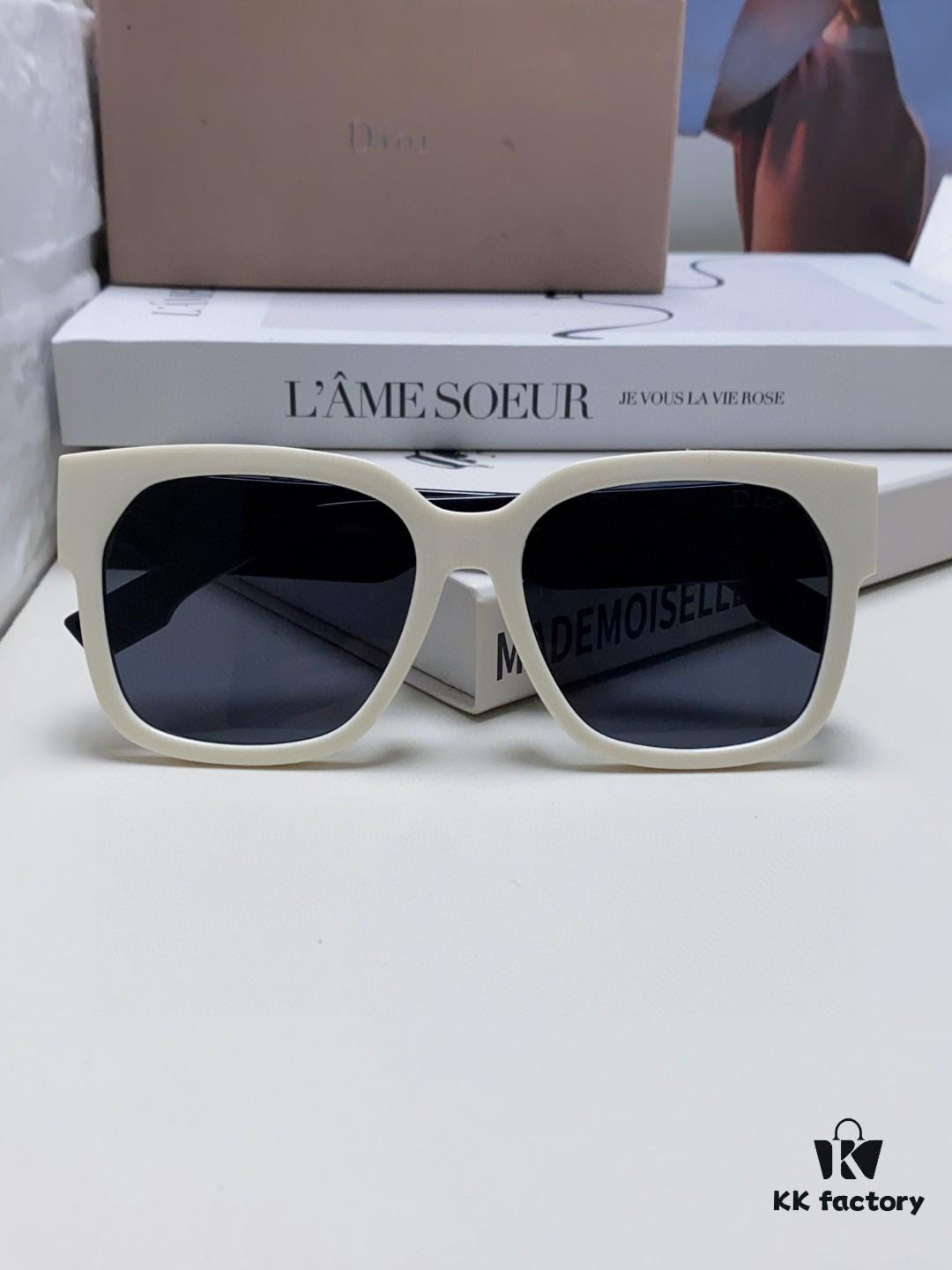 Dior 2025 New Arrival Classic D-Brand Oversized Sunglasses, Stylish and Flattering Sun Protection for Women, Influencer Favorite