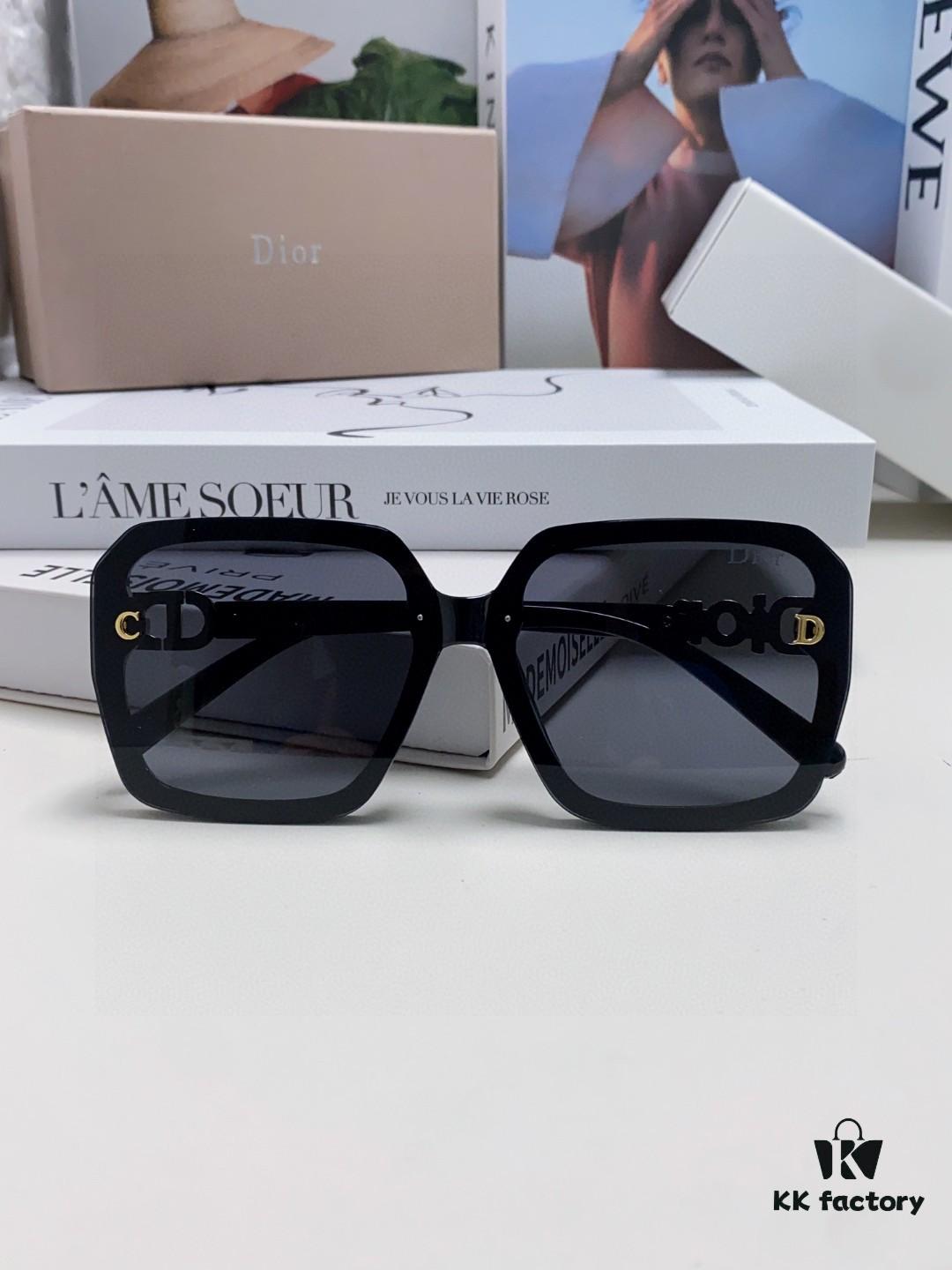 DIOR Large Square Frame 2025 New Arrival Asymmetric D Letter Design Fully Paved with Micro Diamonds 💎 Classic Timeless Square Shape with Asymmetric Accent on Left Side Trendy Best-Selling Eyeglasses Sunglasses