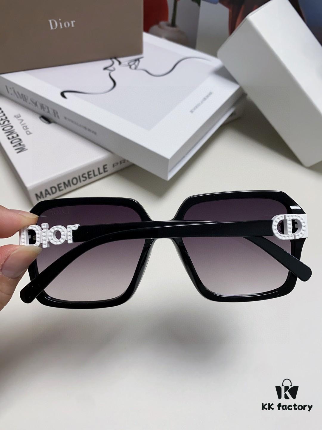 DIOR Dior Large Frame 2025 New Arrival Asymmetric D Letter Design Fully Paved with Micro Diamonds 💎 Classic Timeless Square Shape with Asymmetric Accent on the Left Fashion Best-Selling Eyeglasses Sunglasses