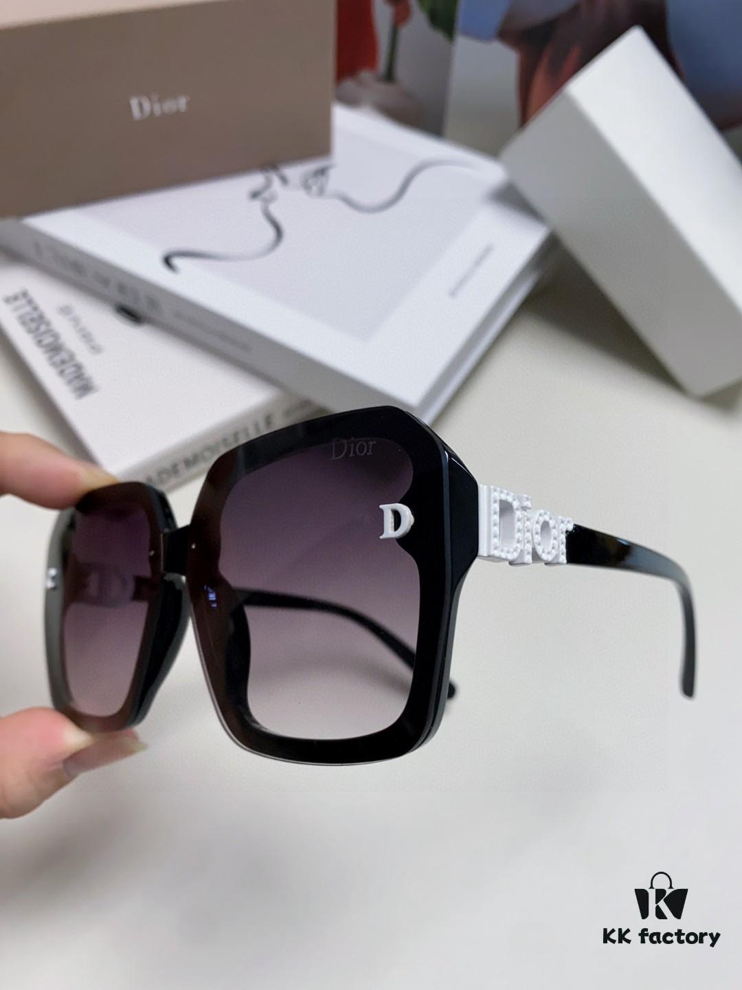 DIOR Dior Large Frame 2025 New Arrival Asymmetric D Letter Design Fully Paved with Micro Diamonds 💎 Classic Timeless Square Shape with Asymmetric Accent on the Left Fashion Best-Selling Eyeglasses Sunglasses