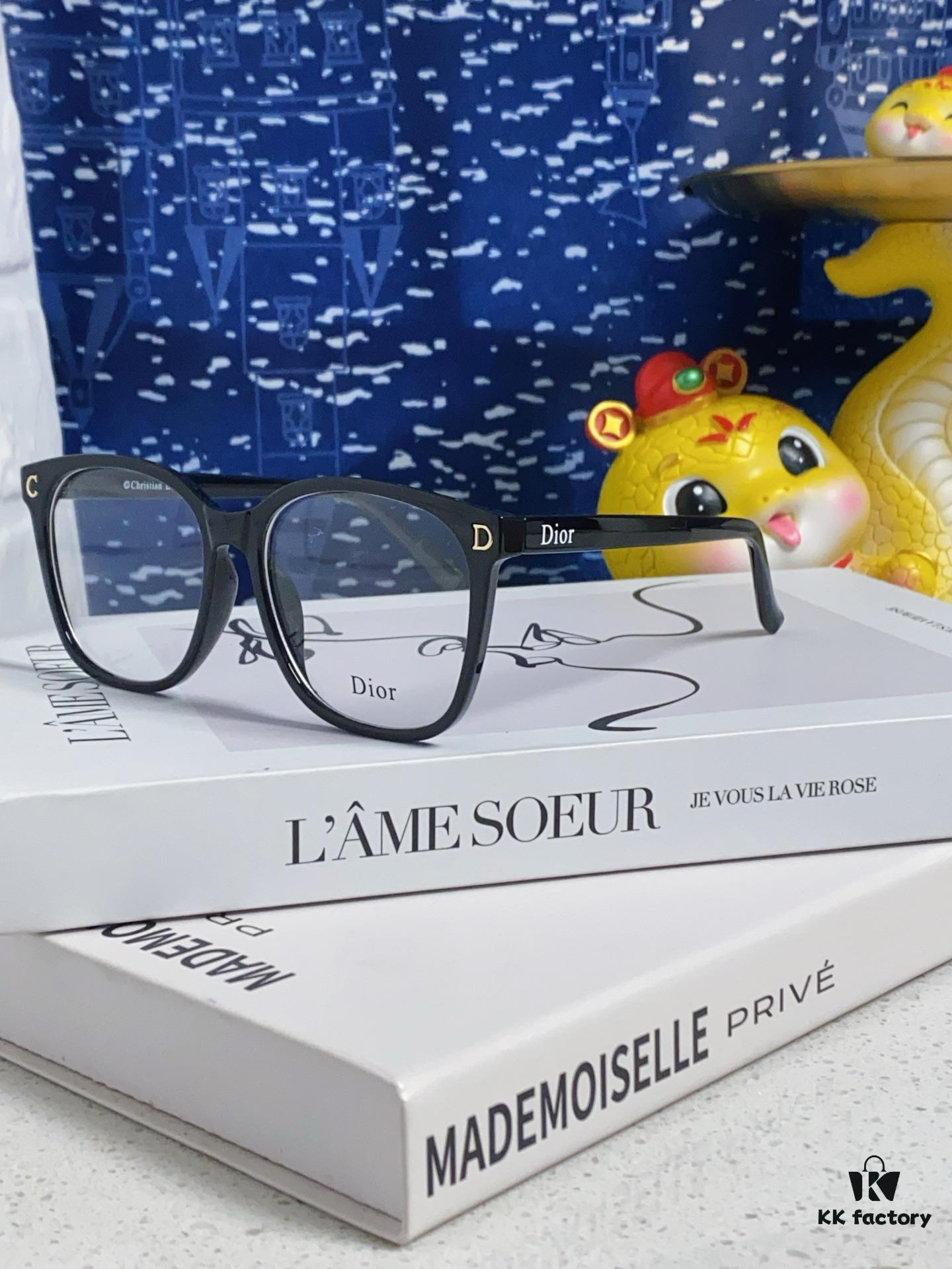 Dior 2025 New Arrival Minimalist Black Frame Eyeglasses for Women, D-Shaped Grey Blue-Light Blocking Non-Prescription Glasses, Unisex Photochromic Lens for Myopia, Suitable as Daily Wear, Sunglasses or Fashion Glasses