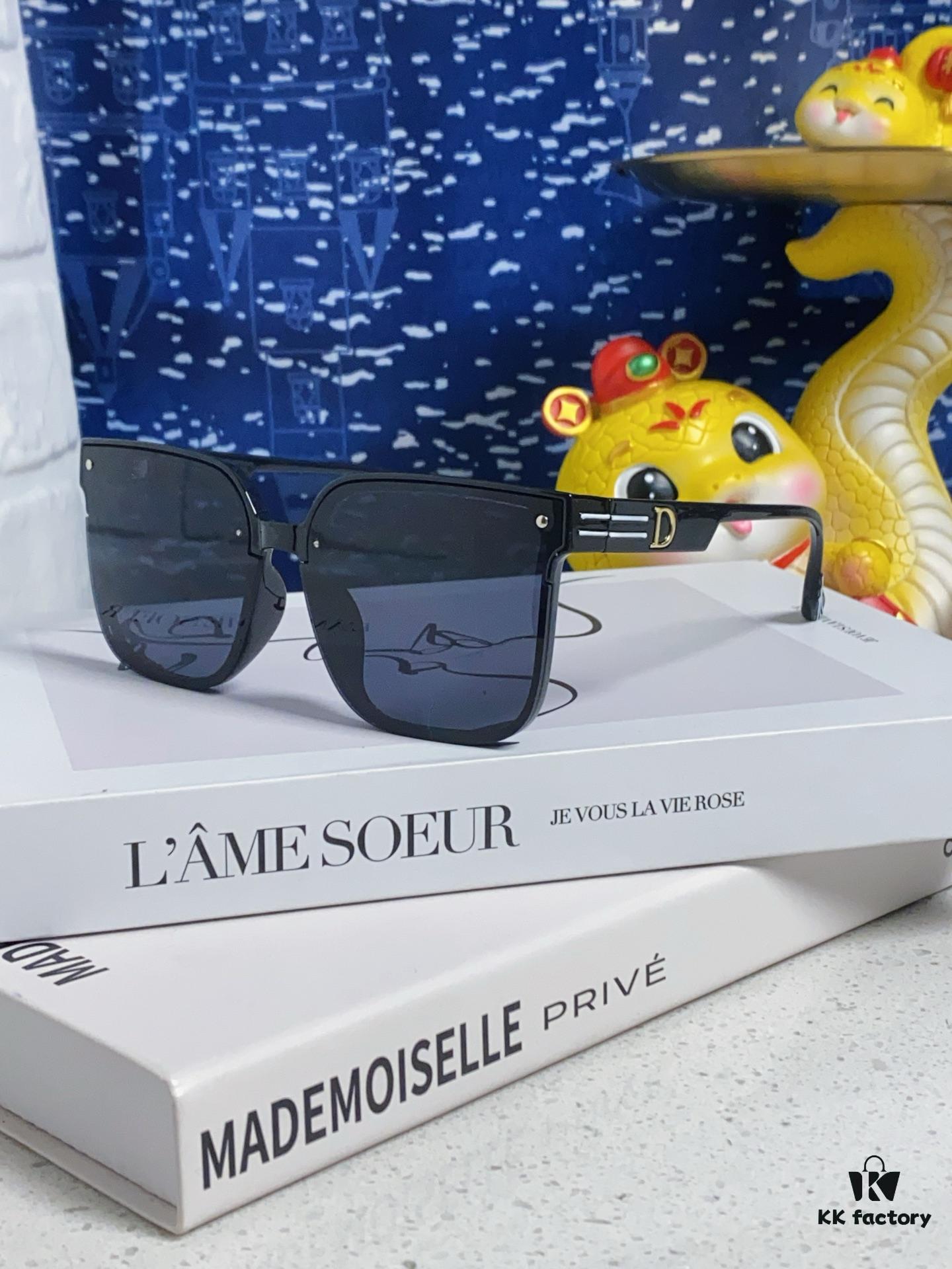 Dior 2025 New Arrival Women's Sunglasses, Stylish Oversized Square Frame, Korean Fashion Influencer-Style Glasses, Slimming UV-Protective Sunglasses for Round Faces