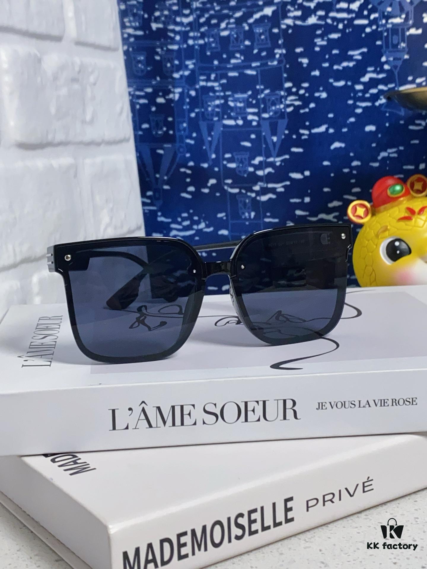 Dior 2025 New Arrival Women's Sunglasses, Stylish Oversized Square Frame, Korean Fashion Influencer-Style Glasses, Slimming UV-Protective Sunglasses for Round Faces