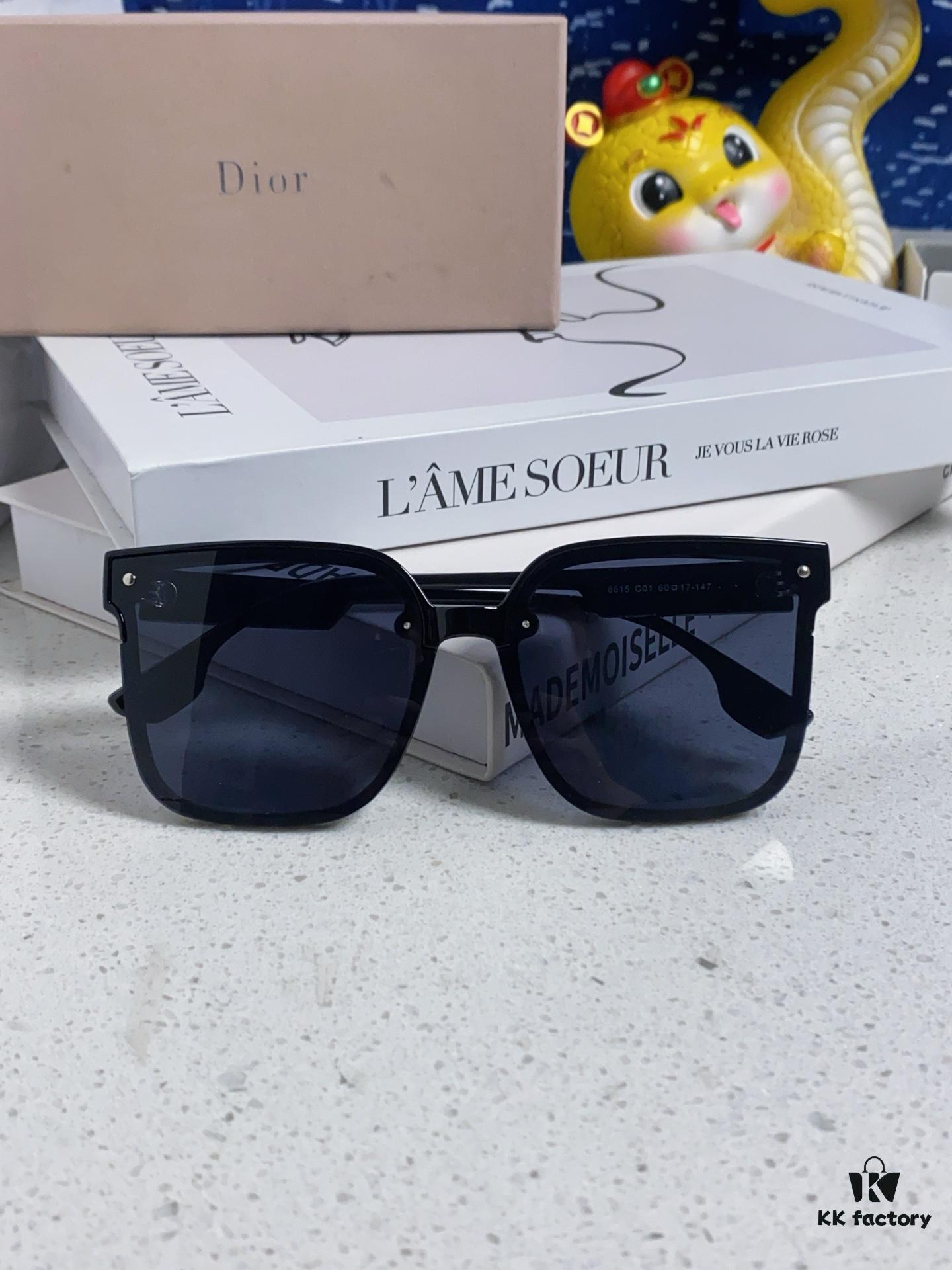 Dior 2025 New Arrival Women's Sunglasses, Stylish Oversized Square Frame, Korean Fashion Influencer-Style Glasses, Slimming UV-Protective Sunglasses for Round Faces