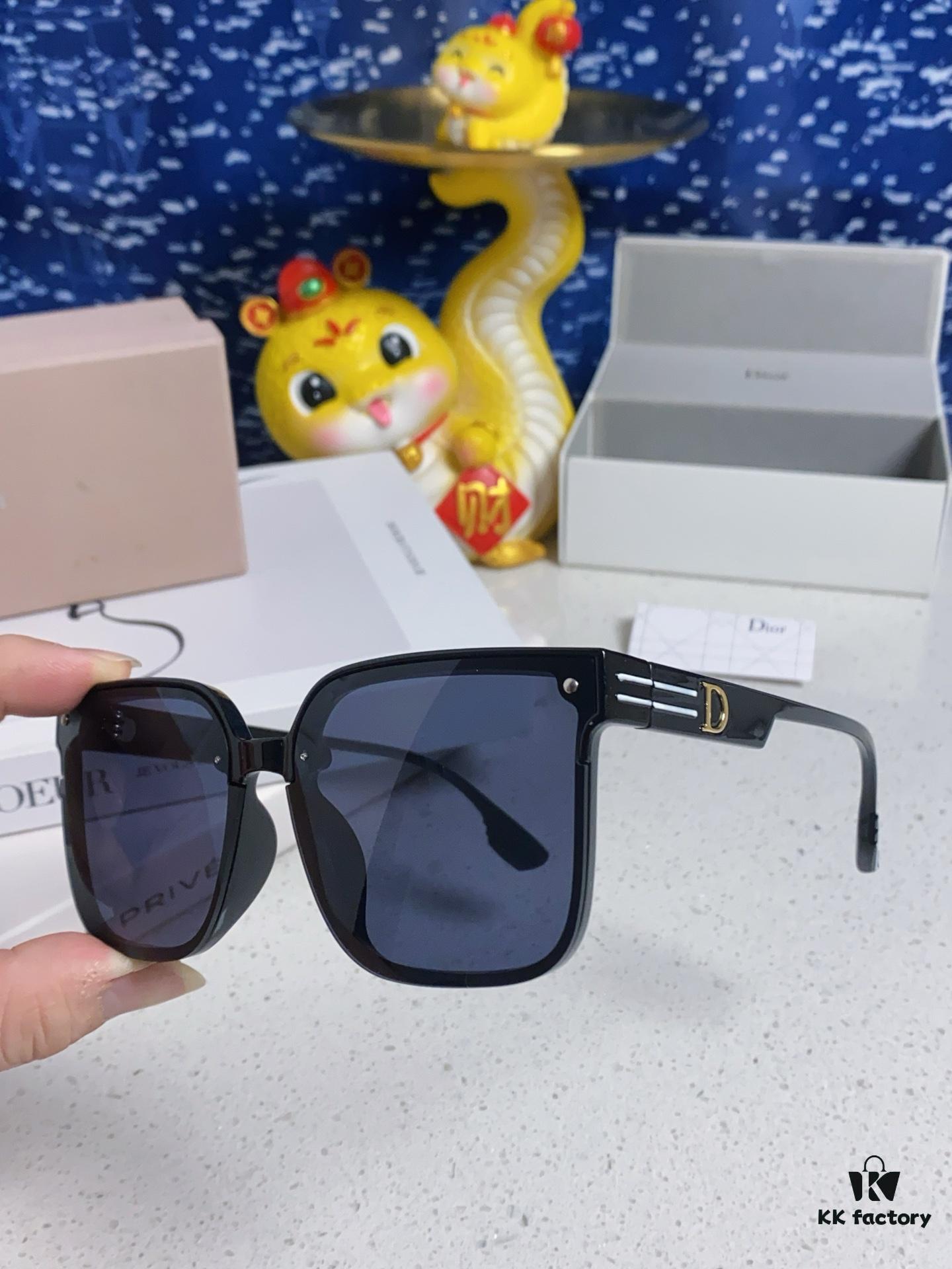 Dior 2025 New Arrival Women's Sunglasses, Stylish Oversized Square Frame, Korean Fashion Influencer-Style Glasses, Slimming UV-Protective Sunglasses for Round Faces