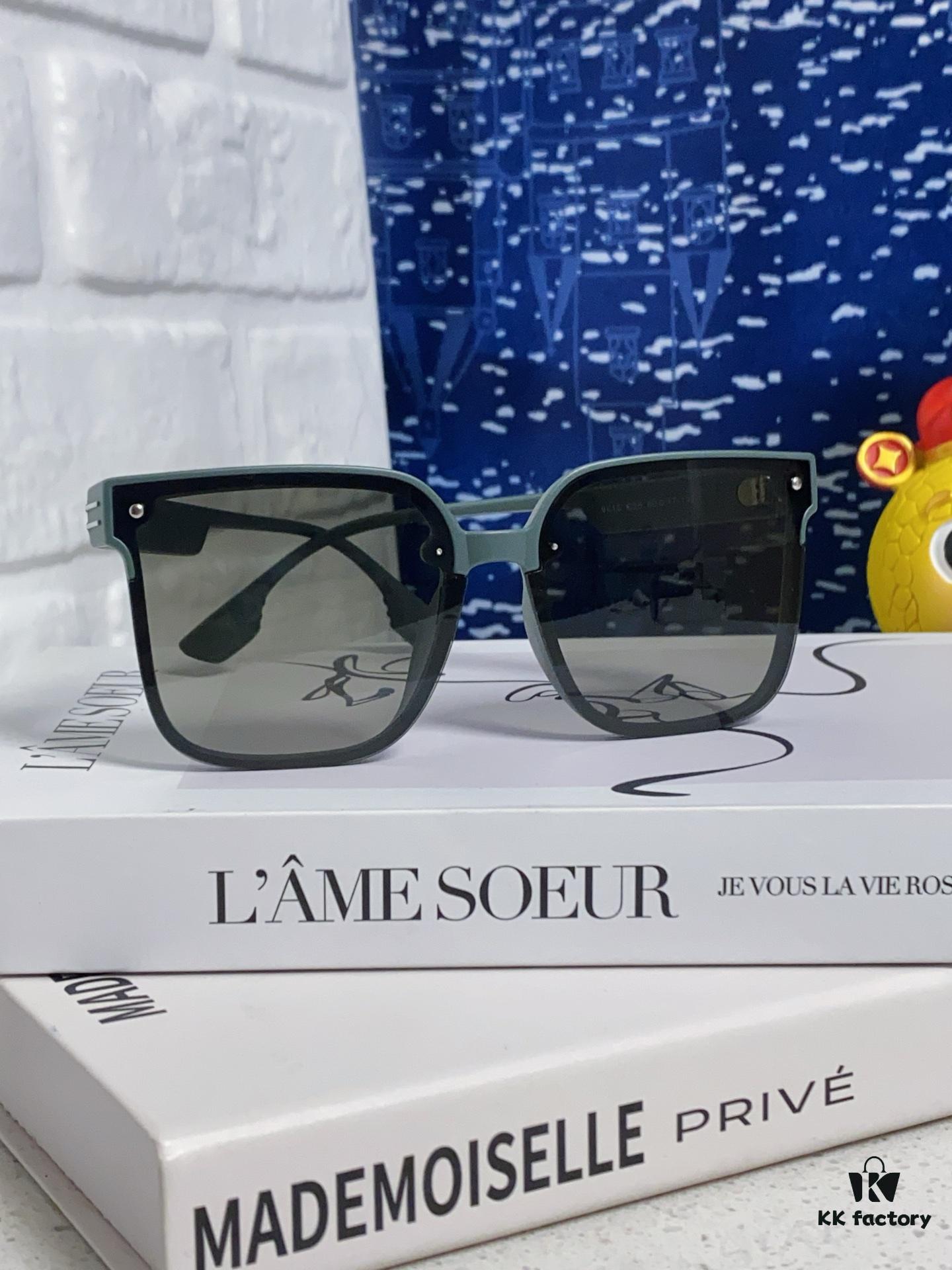 Dior 2025 New Arrival Women's Sunglasses, Stylish Oversized Square Frame, Korean-Inspired Trendy Glasses for Round Faces, Slimming UV-Protection Sunglasses