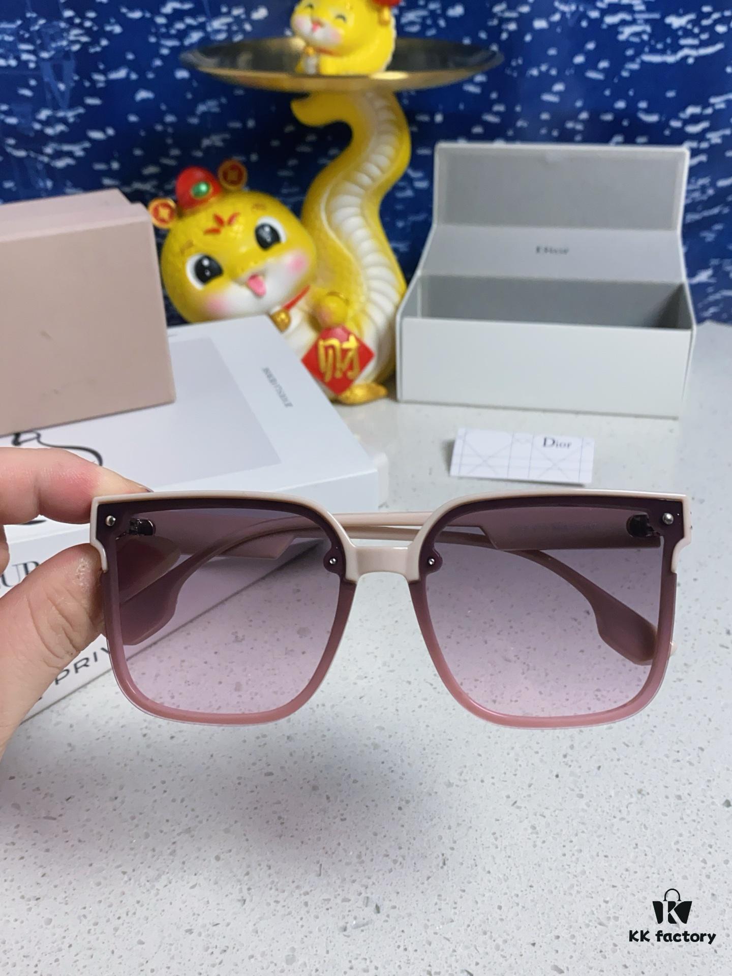 Dior 2025 New Arrival Women's Sunglasses, Stylish Oversized Square Frame, Korean Fashion Influencer Glasses, Slimming UV-Protective Sunglasses for Round Faces
