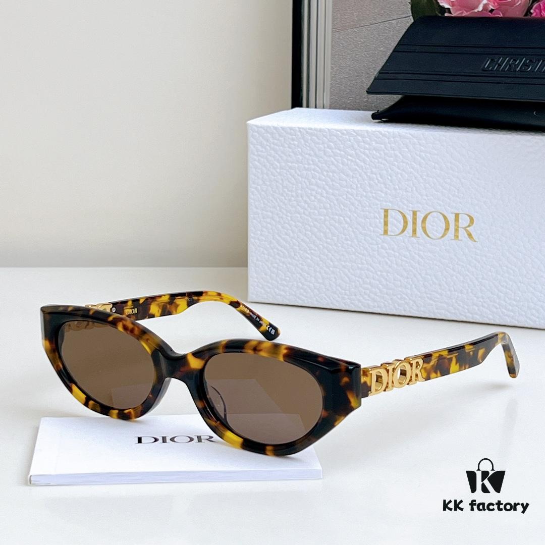 135 CHRISTIA* DIOR Cat-Eye Frame Lightweight Acetate Glasses for Women, Model: 8602, Size: 53-22-145