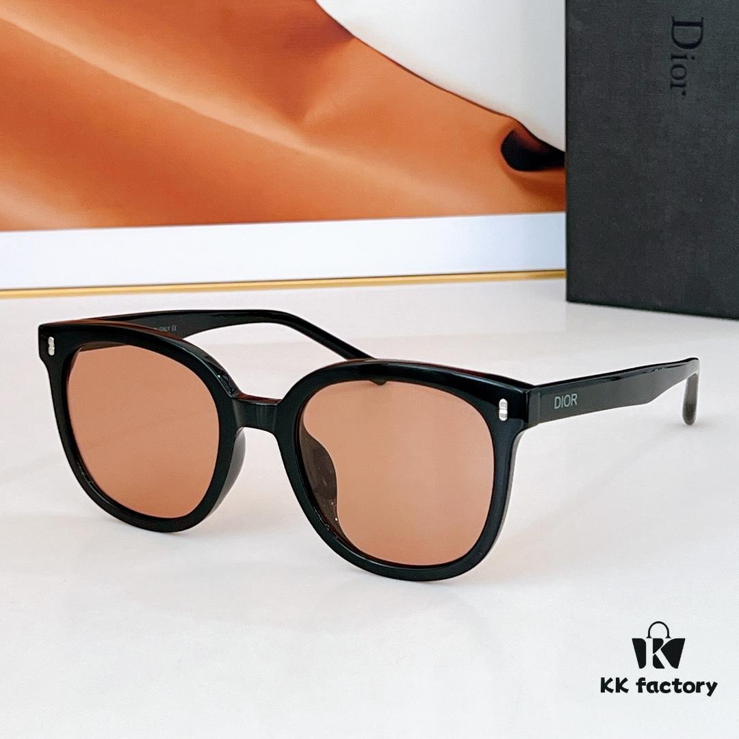 105 DIOR MODEL: CD 0249S SIZE: 54□22-148