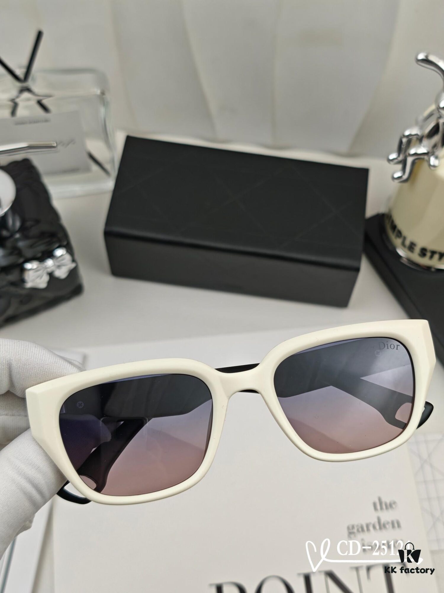 DIOR France | Polarized TR90 Sunglasses with Plutonite Lenses, Lightweight and Stylish Design, Model 25121