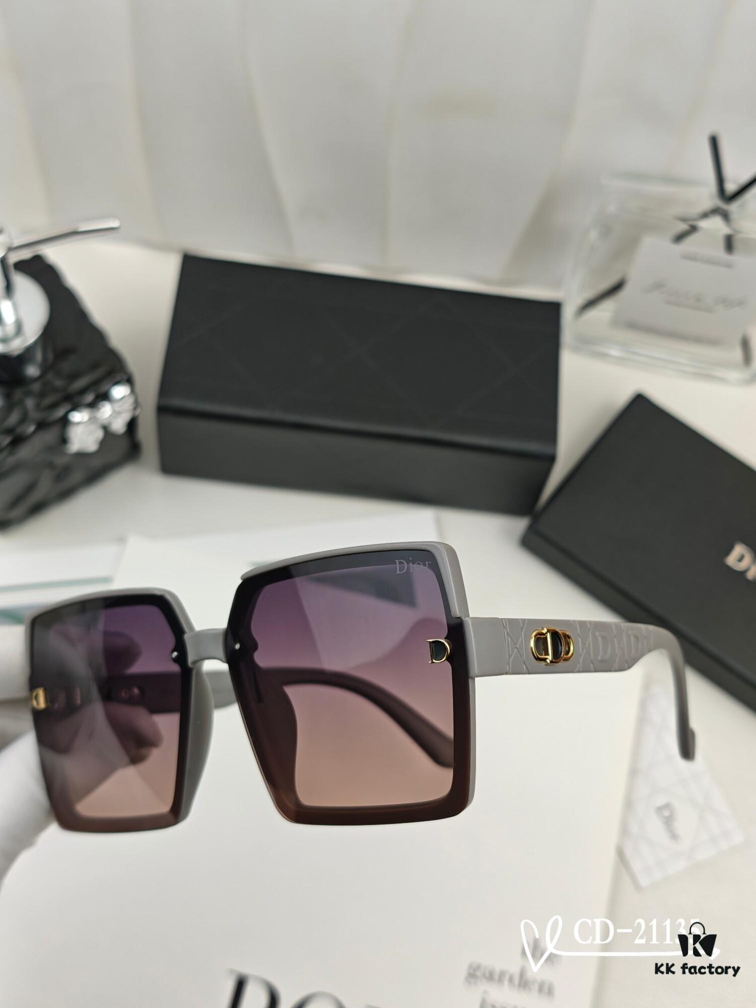 DIOR France TR90 Lightweight Sunglasses with Polarized Lenses, Model 21135