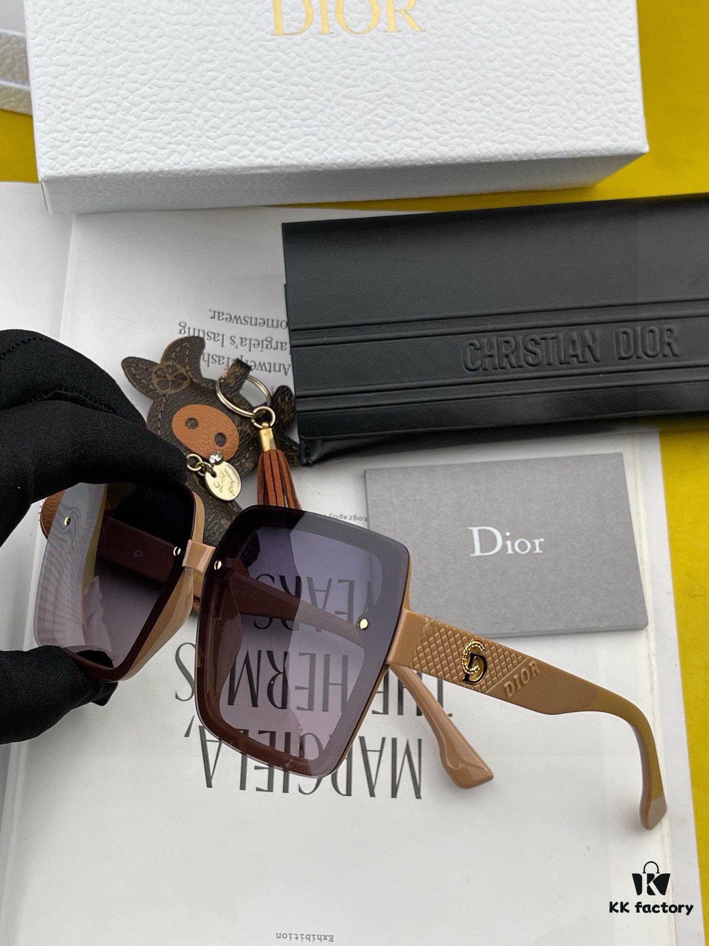 TR Version - Polarized [Exclusive Luxury Sunglasses No Filter‼ Real Photo Listing] Dior Official Website Latest Release New Model Sunglasses 🕶, Note: We Use High-Definition Lenses, Model: CD22077 Eyewear Sunglasses