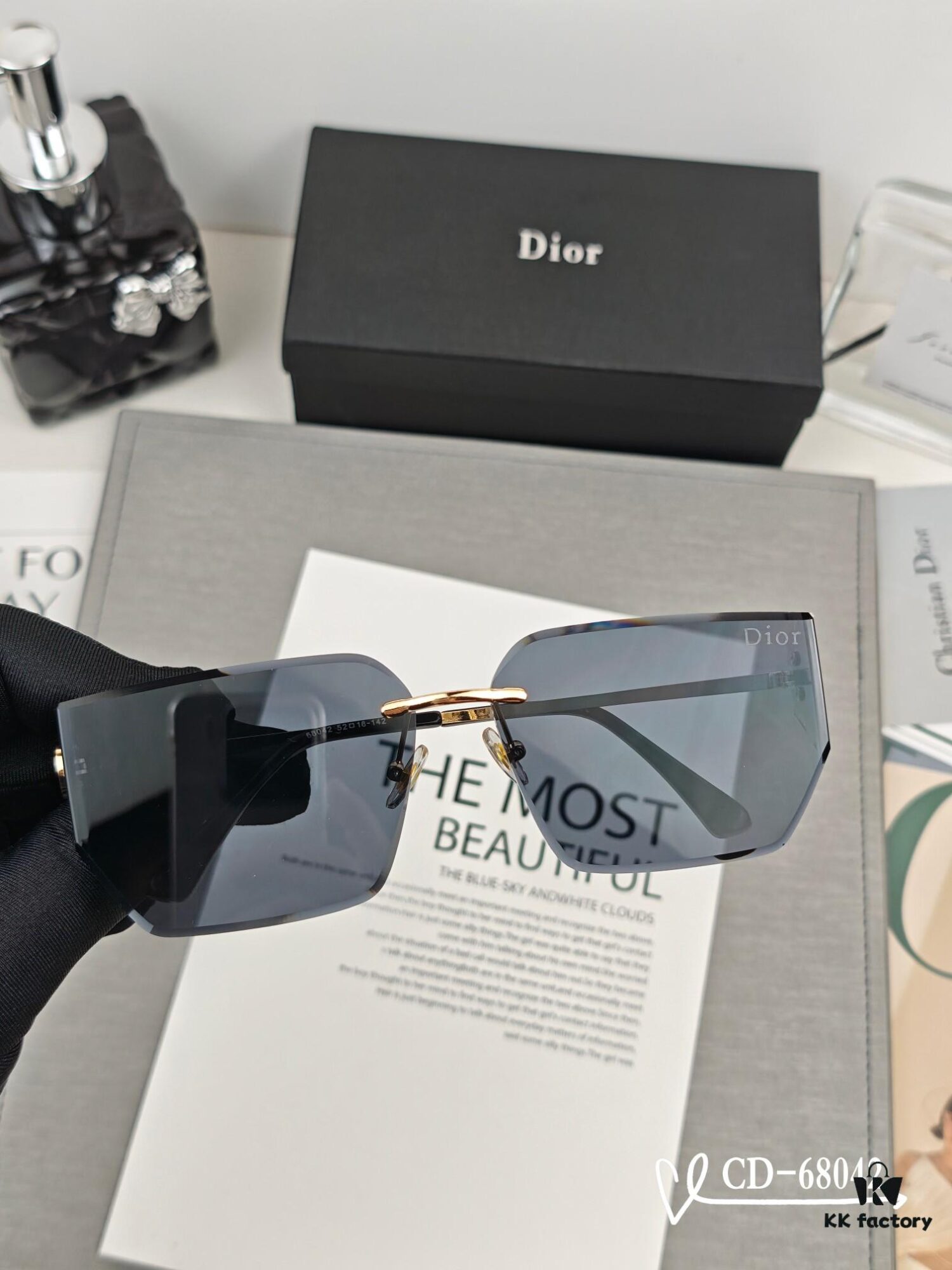 Dior - French Designer Unisex Sunglasses with Polarized Lenses, Lightweight Metal Frame, Stylish and Comfortable for Travel and Driving