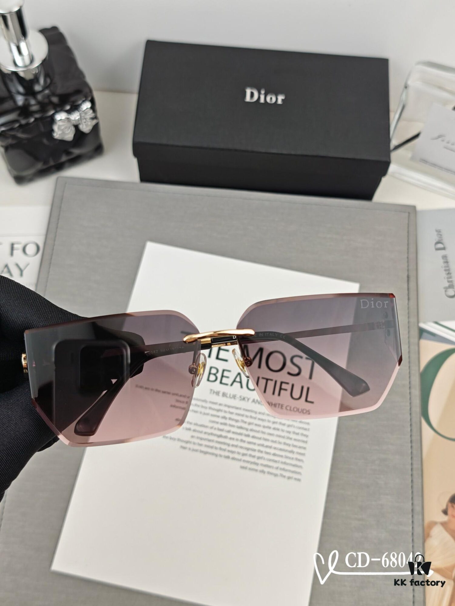 Dior - French Designer Unisex Sunglasses with Polarized Lenses, Lightweight Metal Frame, Stylish and Comfortable for Travel and Driving