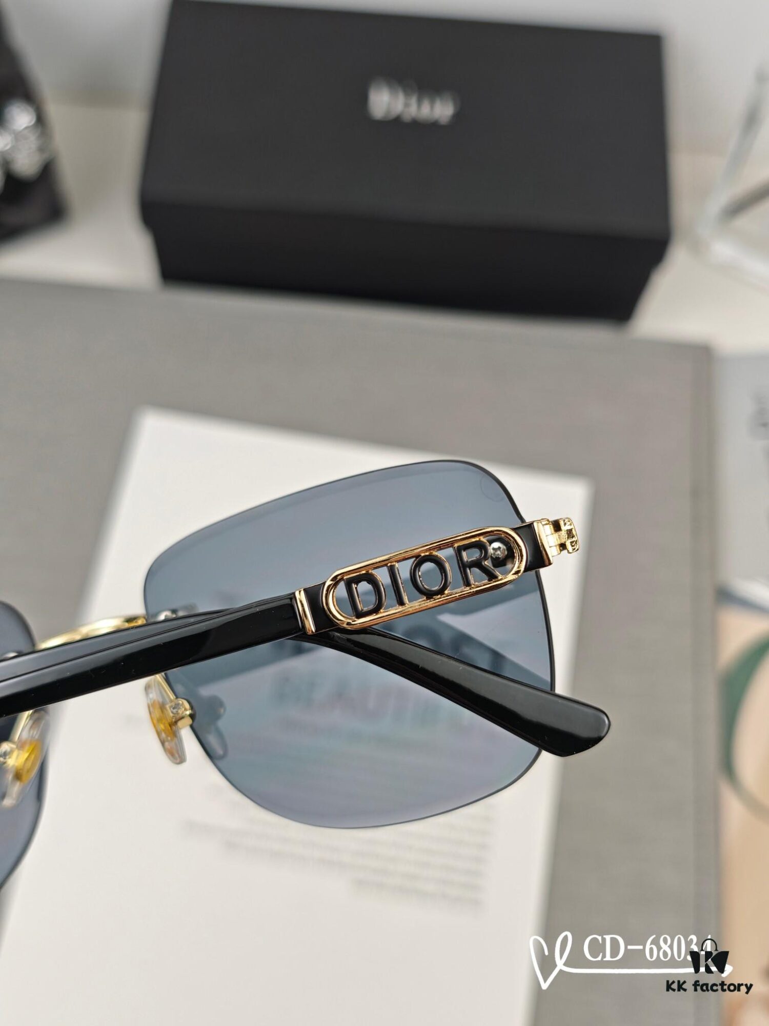 Dior - French Fashion House Dior, Unisex Sunglasses with Polarized Lenses by Polaroid, Lightweight Metal Frame for Comfortable Wear, Style 68034