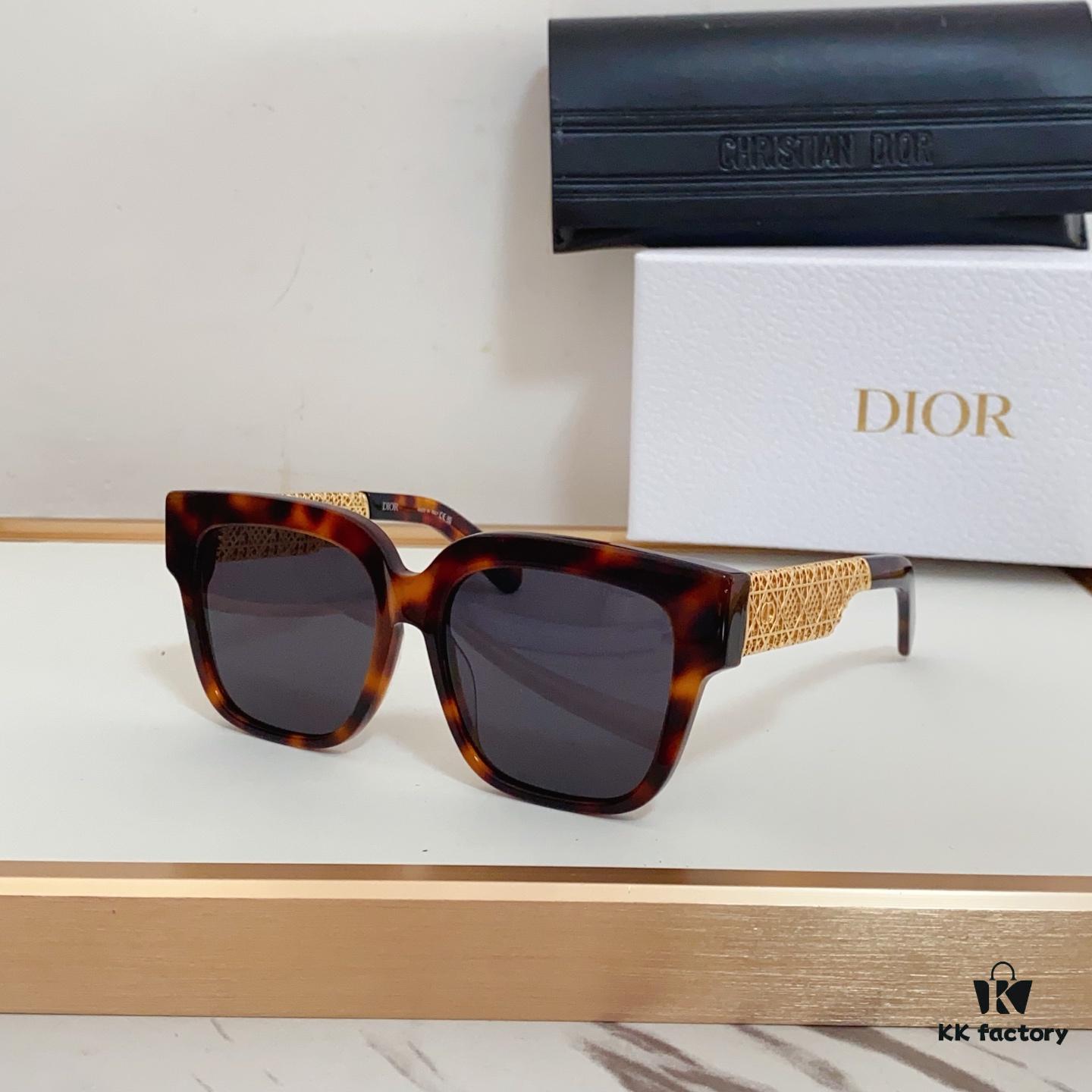 140 DIO* Official New Arrival – DioRésille Acetate Butterfly Frame with Golden Metal Temples, Featuring Exquisite Cannage Pattern and CD Logo