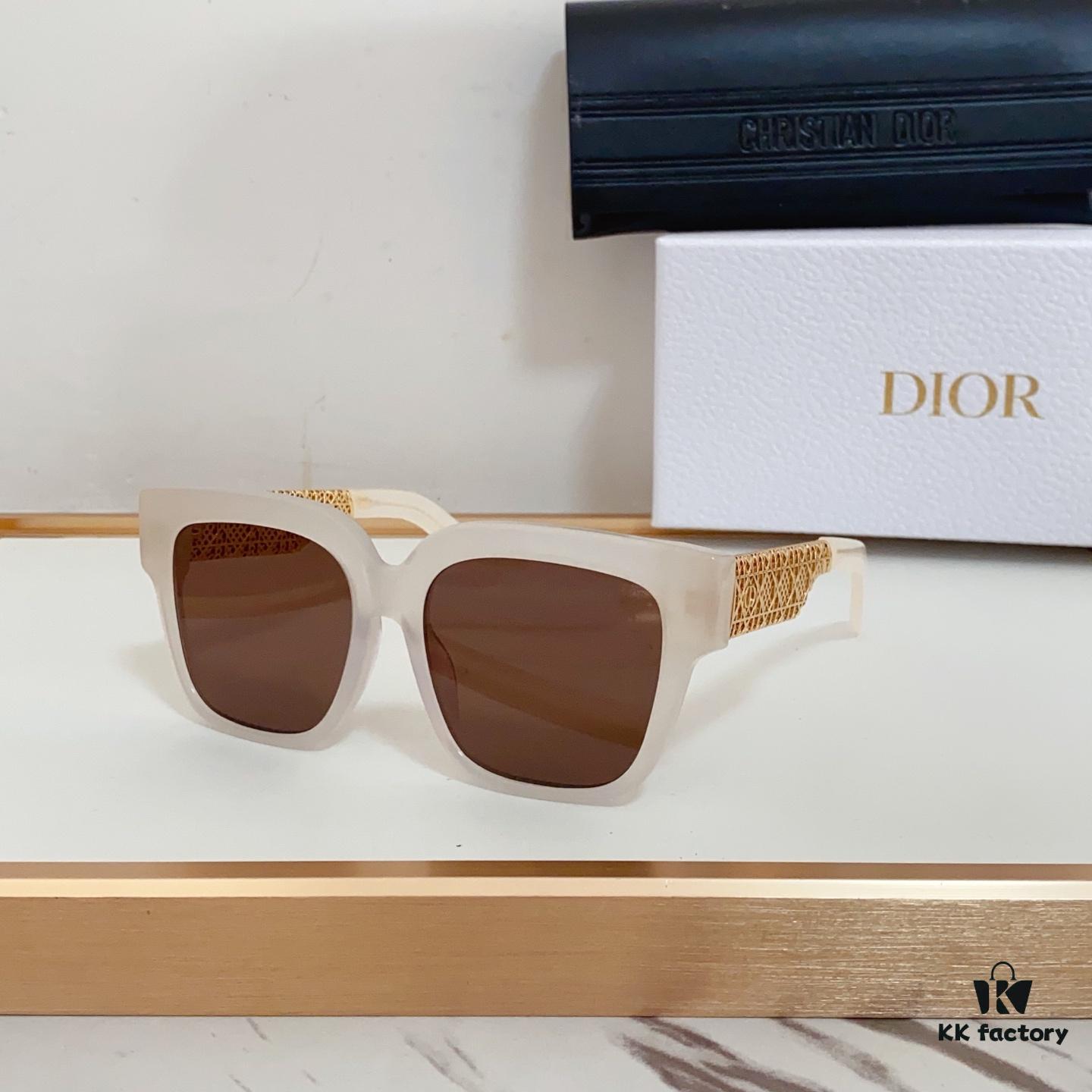 140 DIO* Official New Arrival – DioRésille Acetate Butterfly Frame with Golden Metal Temples, Featuring Exquisite Cannage Pattern and CD Logo