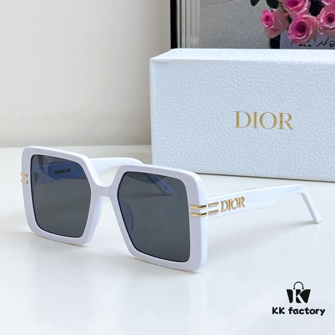 110 DIOR Modern Collection Square Unisex Sunglasses Model 8070 Size 56□20-145 Face-Framing Optical Glasses