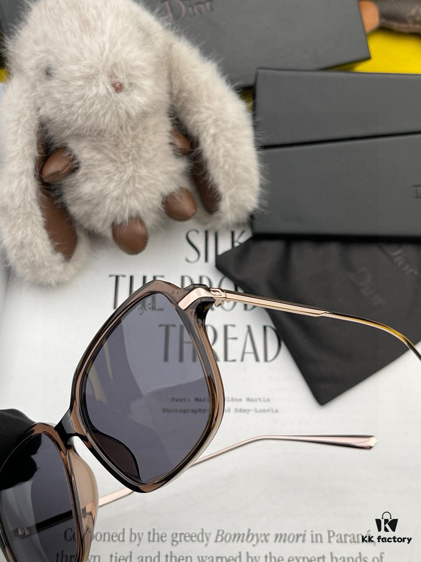 DIOR New Model Aviator Sunglasses, Celebrity Favorite Unisex Sun Glasses, Model: CD82804