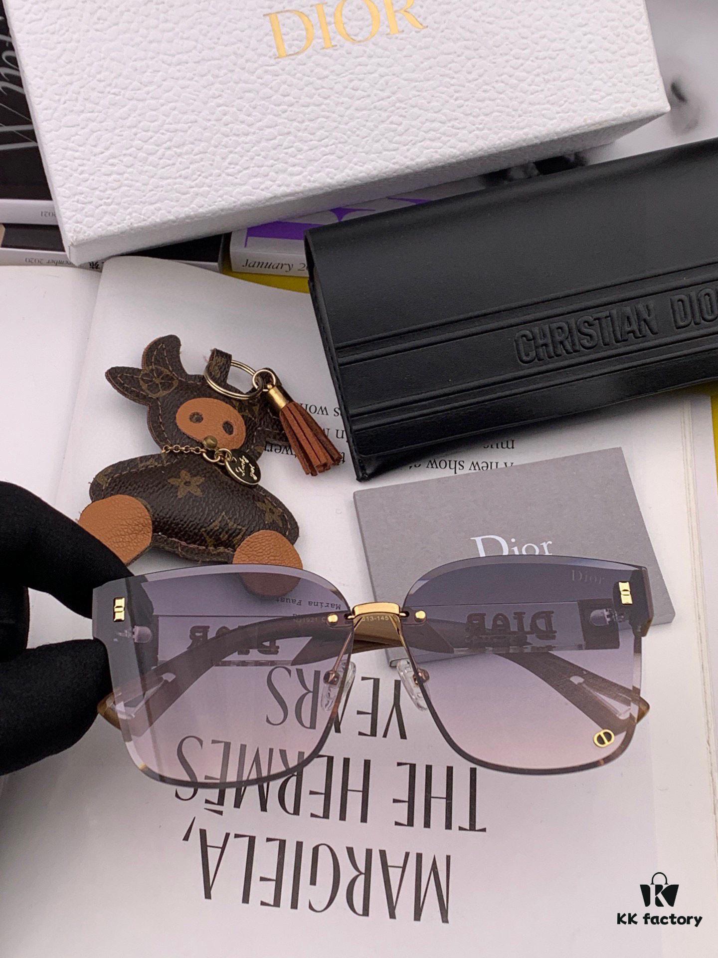 Nylon Polarized Series: DIOR Oversized Square Frame Sunglasses with Classic Design, Universal Fit for All Face Shapes, Stylish with Coats or Dresses, Nylon Polarized Lenses for UV Protection, Model: CD1192