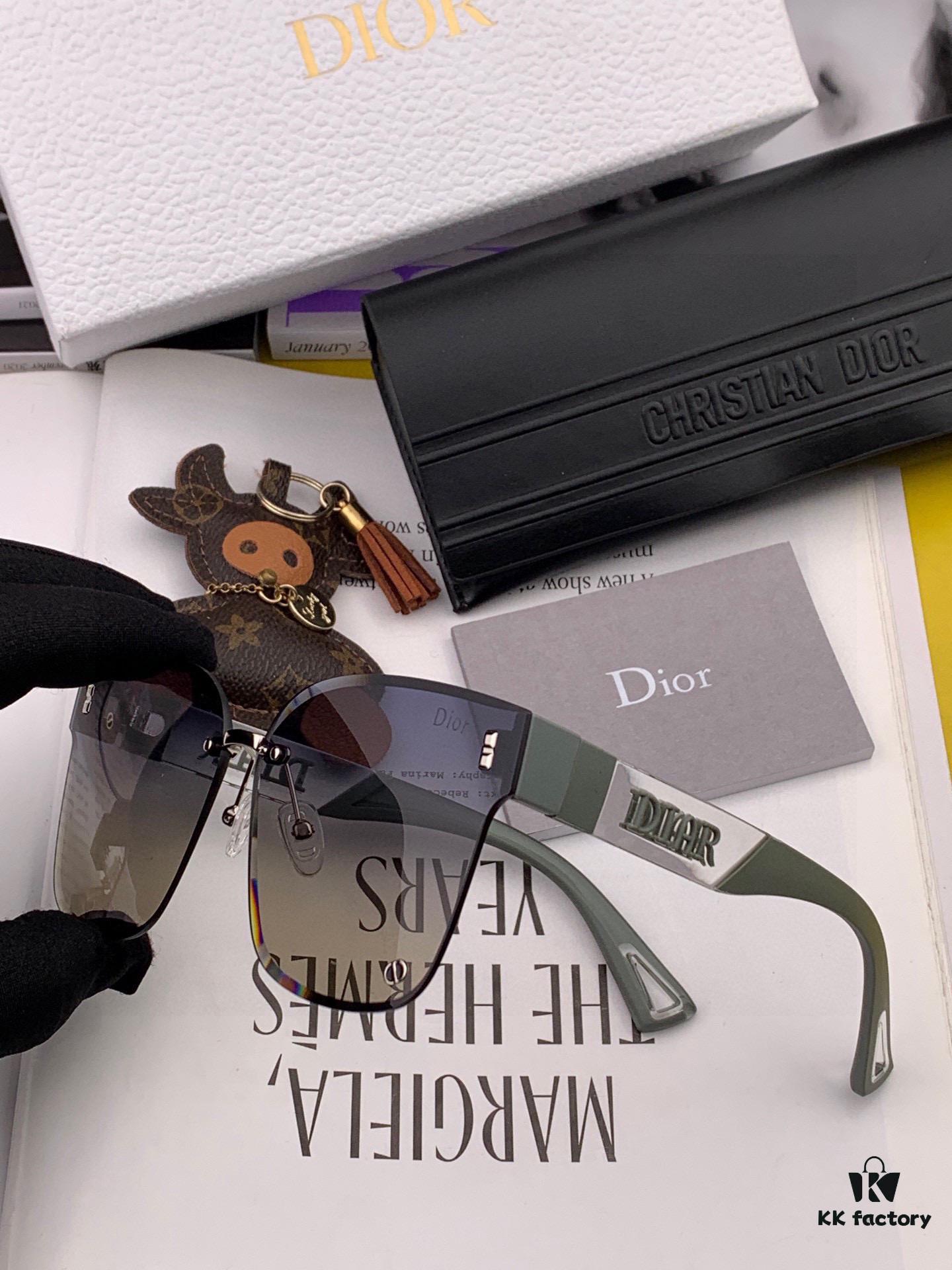 Nylon Polarized Series: DIOR Oversized Square Frame Sunglasses with Classic Design, Universal Fit for All Face Shapes, Stylish with Coats or Dresses, Nylon Polarized Lenses for UV Protection, Model: CD1192