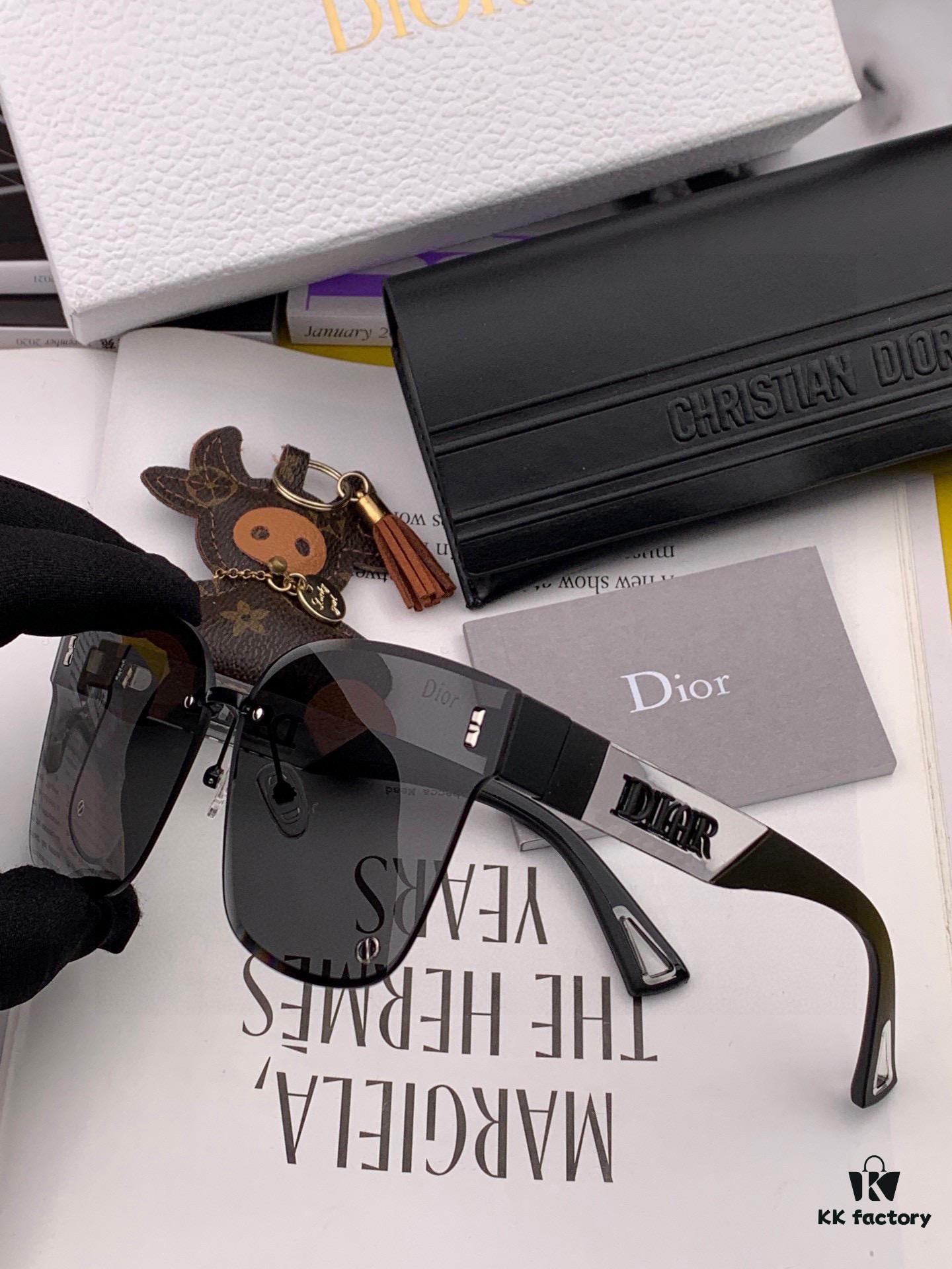 Nylon Polarized Series: DIOR Oversized Square Frame Sunglasses with Classic Design, Universal Fit for All Face Shapes, Stylish with Coats or Dresses, Nylon Polarized Lenses for UV Protection, Model: CD1192